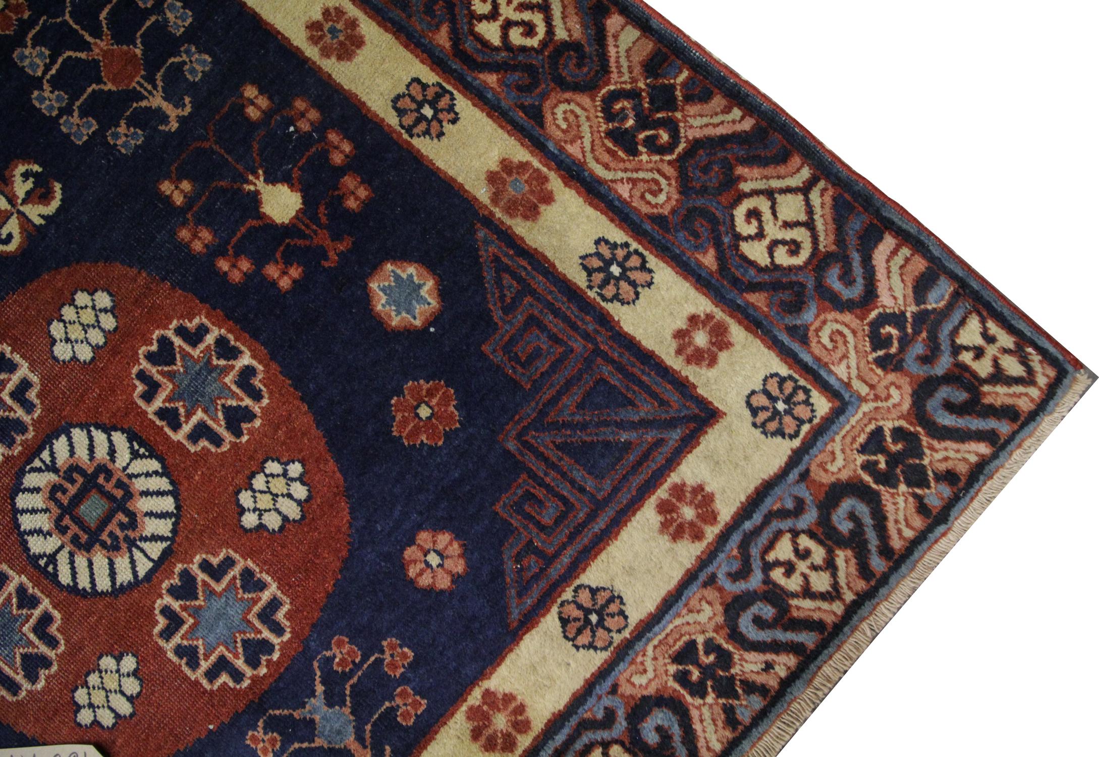 Khotan Antique Rug, Handmade Carpet Oriental Wool Living Room Rugs for Sale For Sale 3