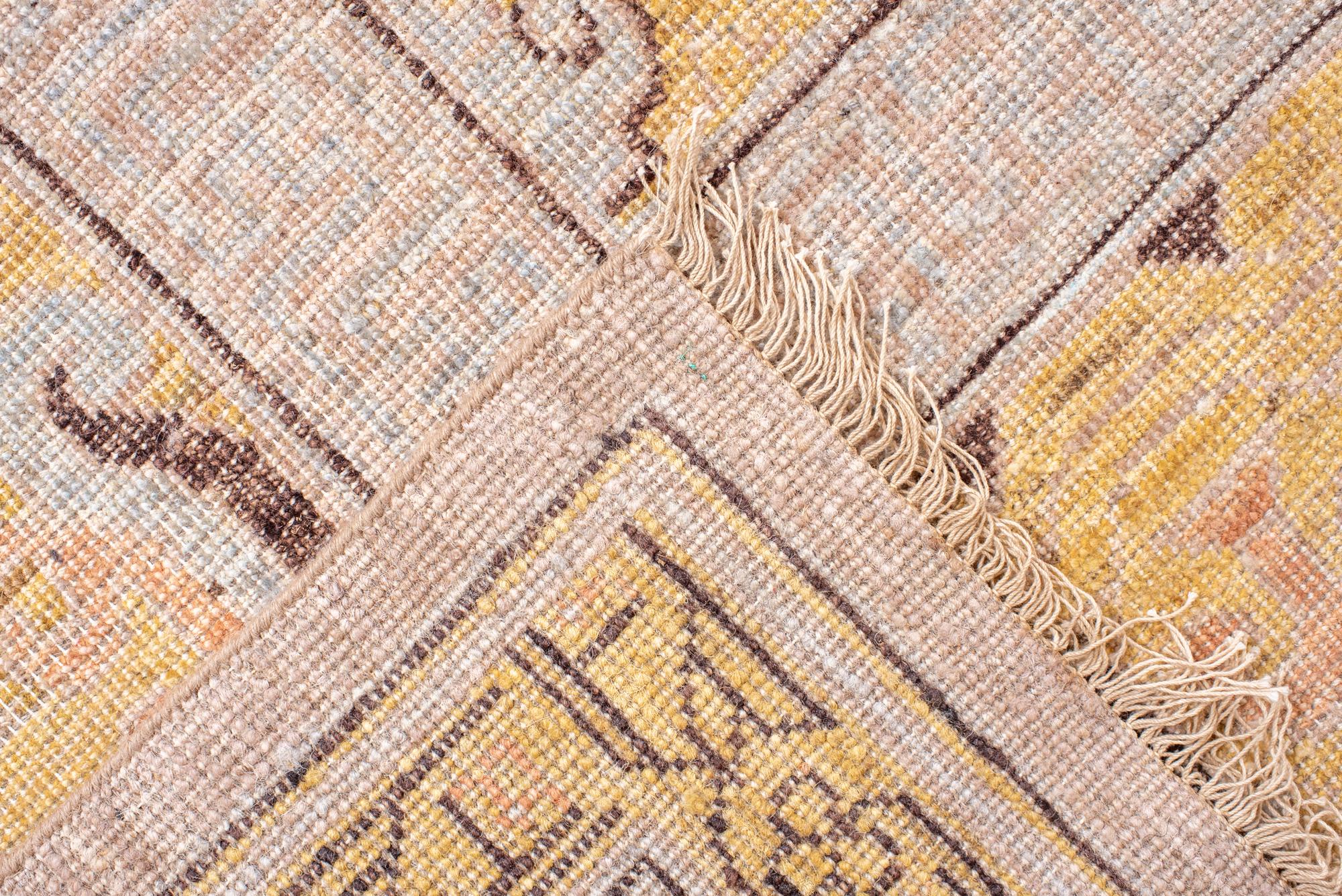 Tapis Khotan avec médaillons à trois cercles Neuf - En vente à New York, NY