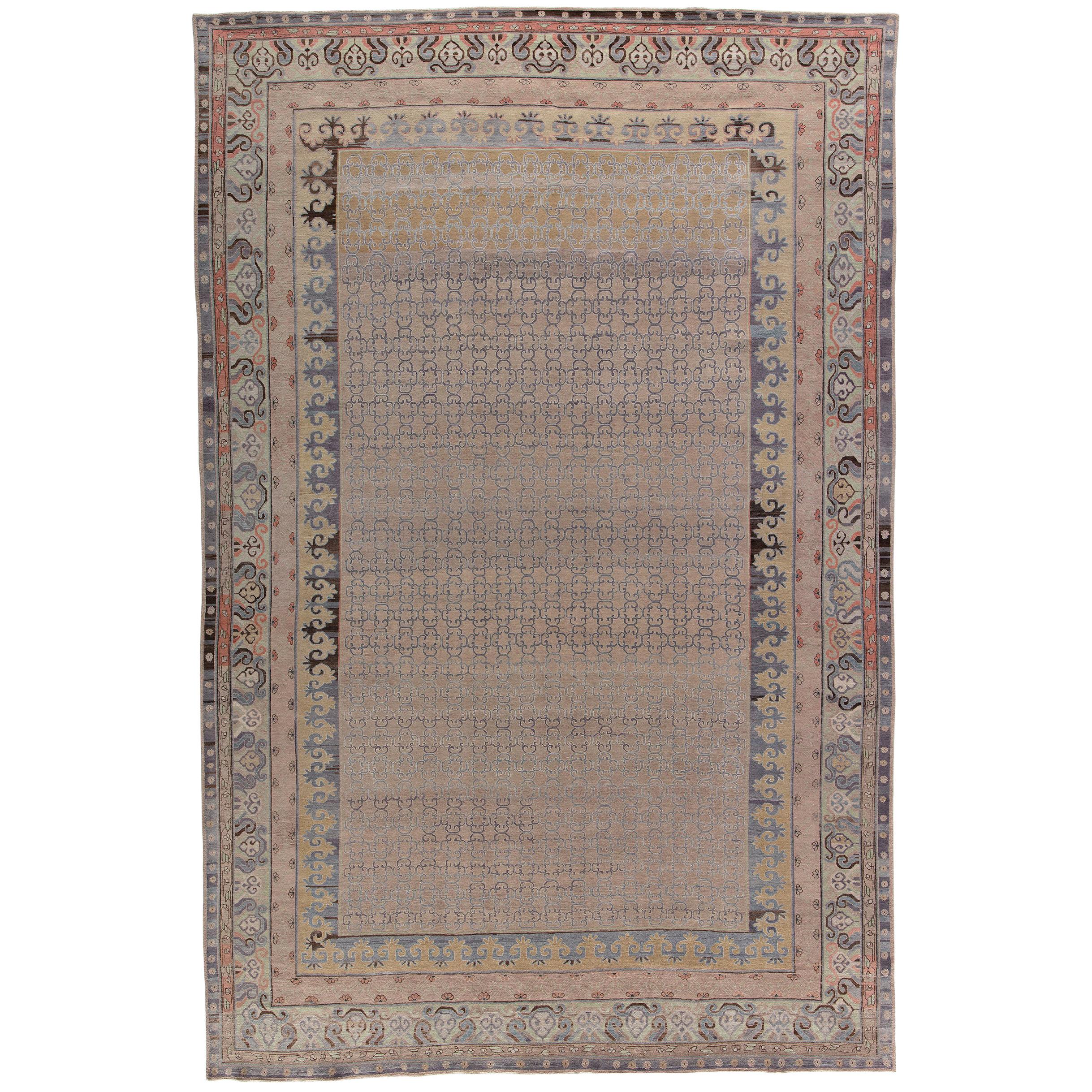 Dekorativer Teppich „Sevilla“ im Khotan-Stil im Angebot