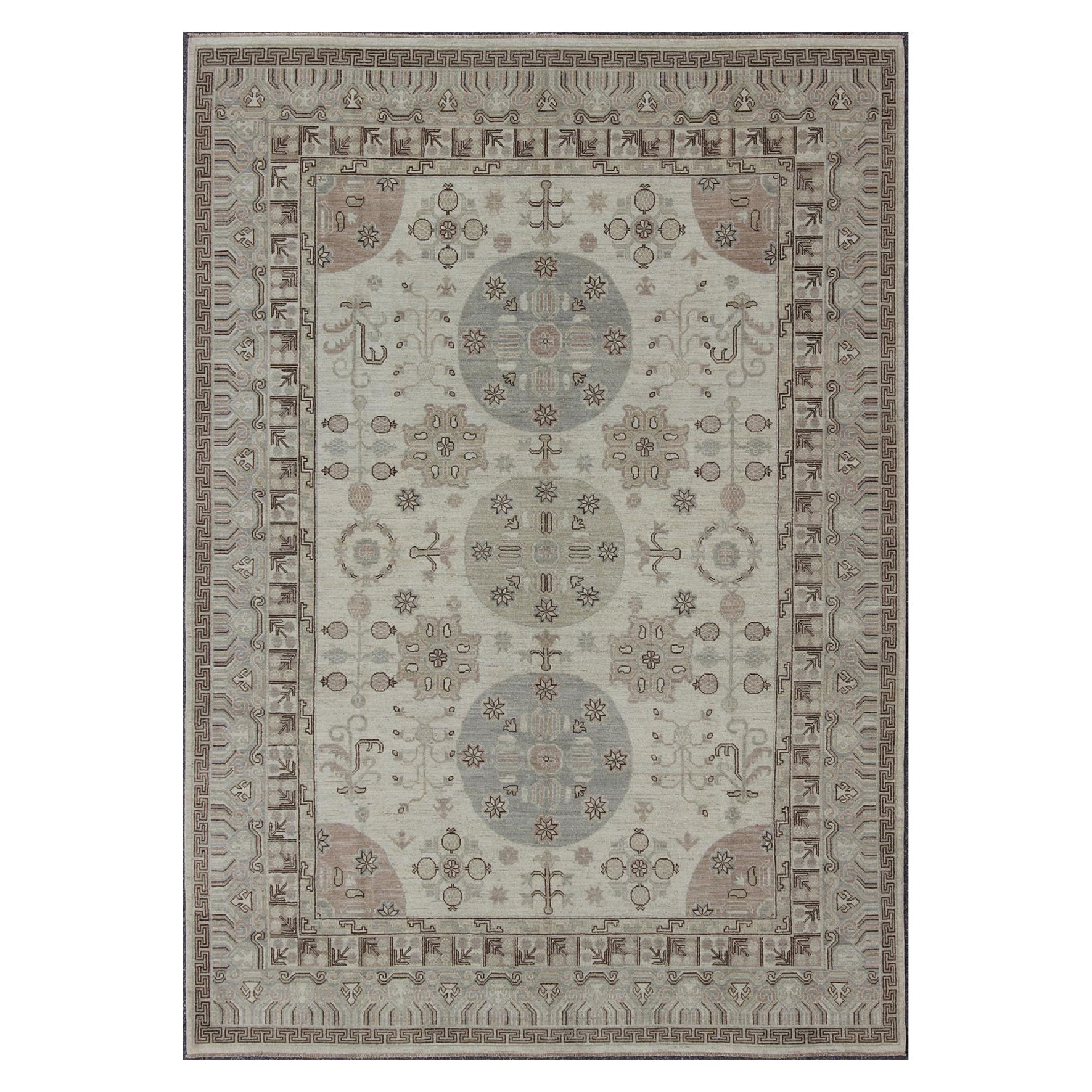 Tapis Khotan avec médaillons circulaires de Keivan Woven Arts