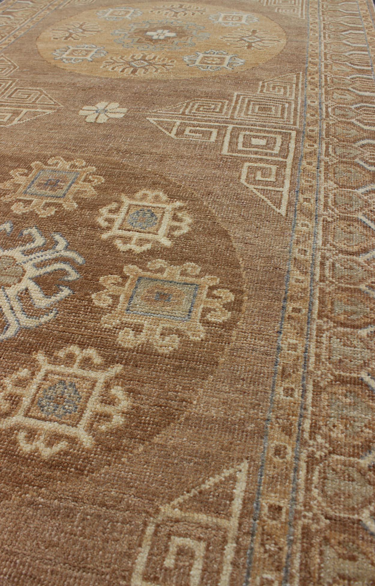 Khotan Design Runner with All-Over Geometric-Circle Medallion Pattern In Excellent Condition For Sale In Atlanta, GA