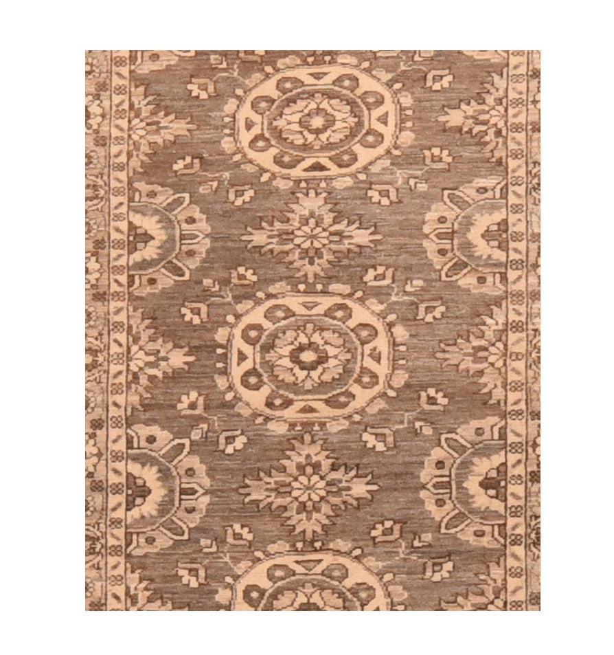 Khotan-Teppich 2'10'' x 8'3'' im Zustand „Hervorragend“ im Angebot in New York, NY