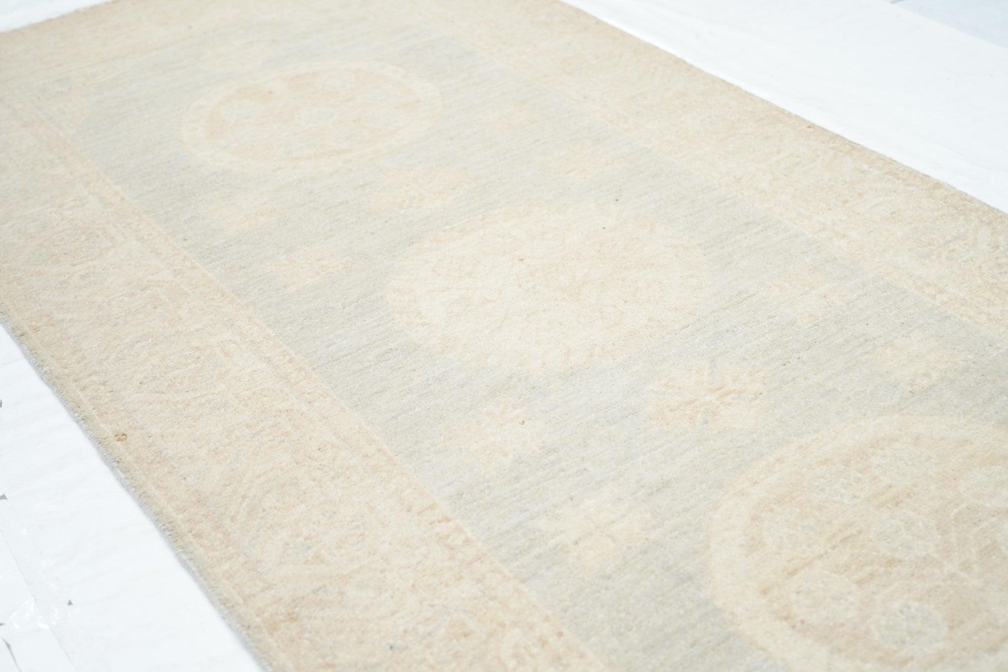 XXI secolo e contemporaneo Tappeto Khotan 2'6'' x 5'5'' in vendita