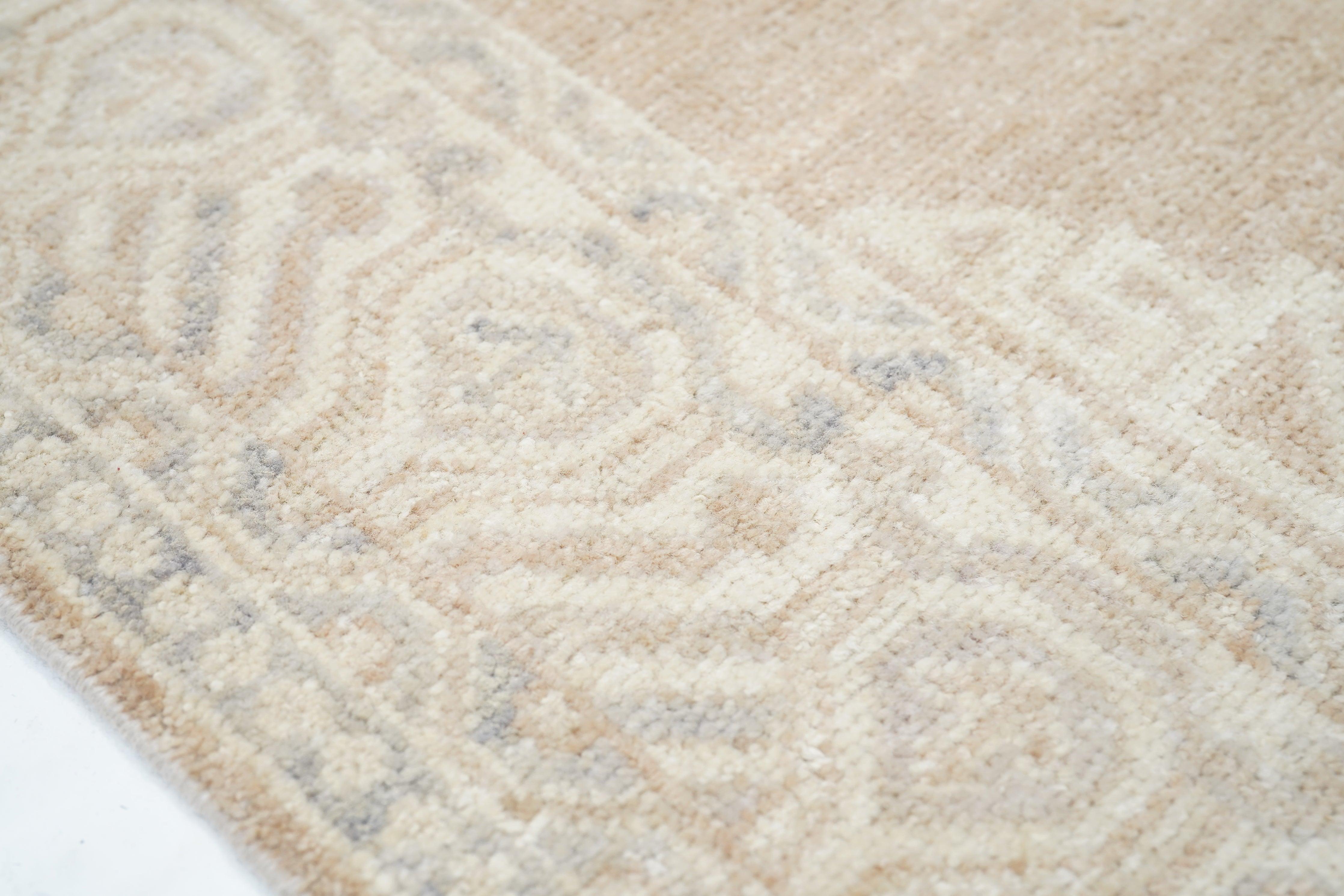 Khotan Rug 2'6'' x 6'3'' In New Condition For Sale In New York, NY