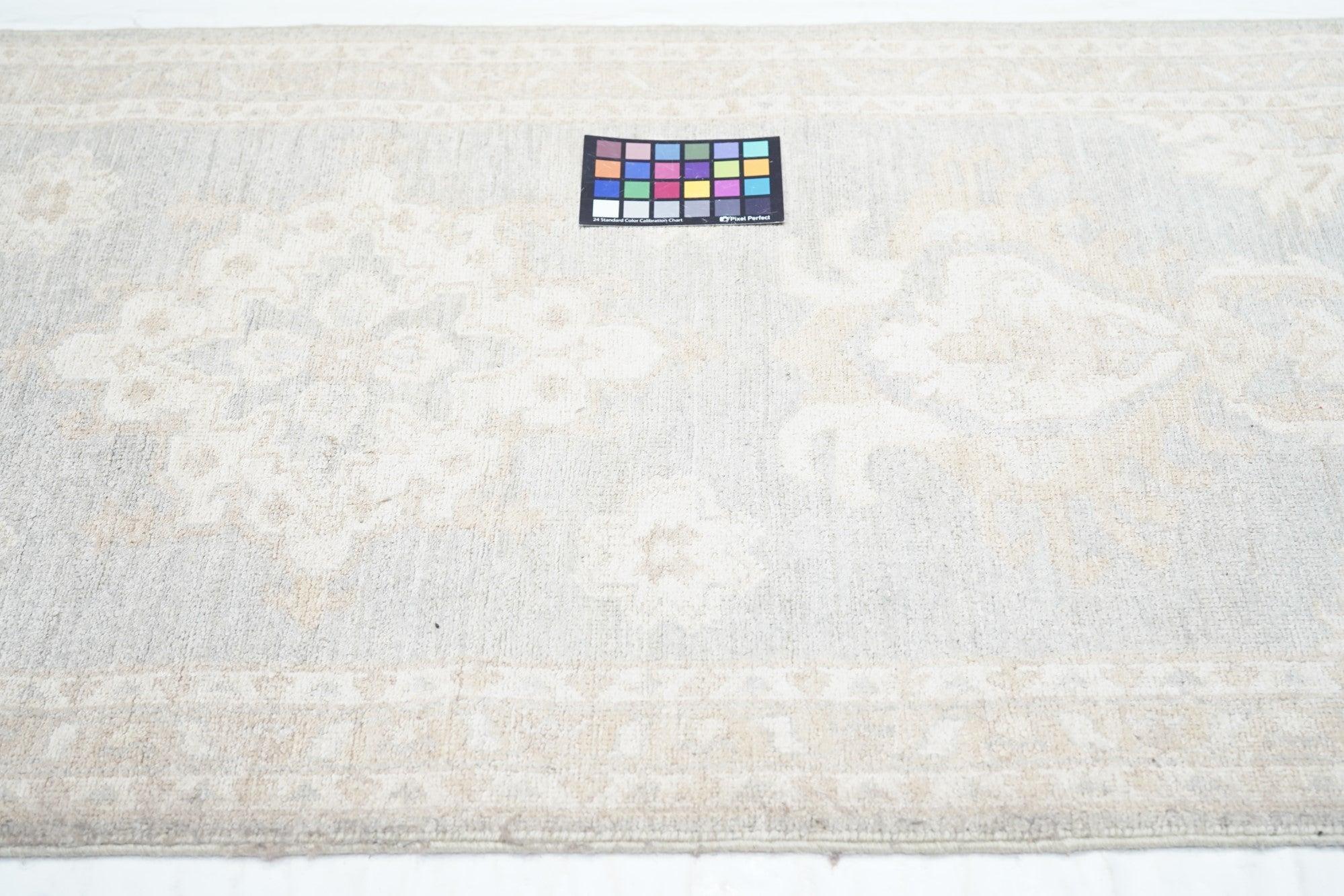 Tappeto Khotan 2'7'' x 9'5'' In condizioni Nuovo in vendita a New York, NY
