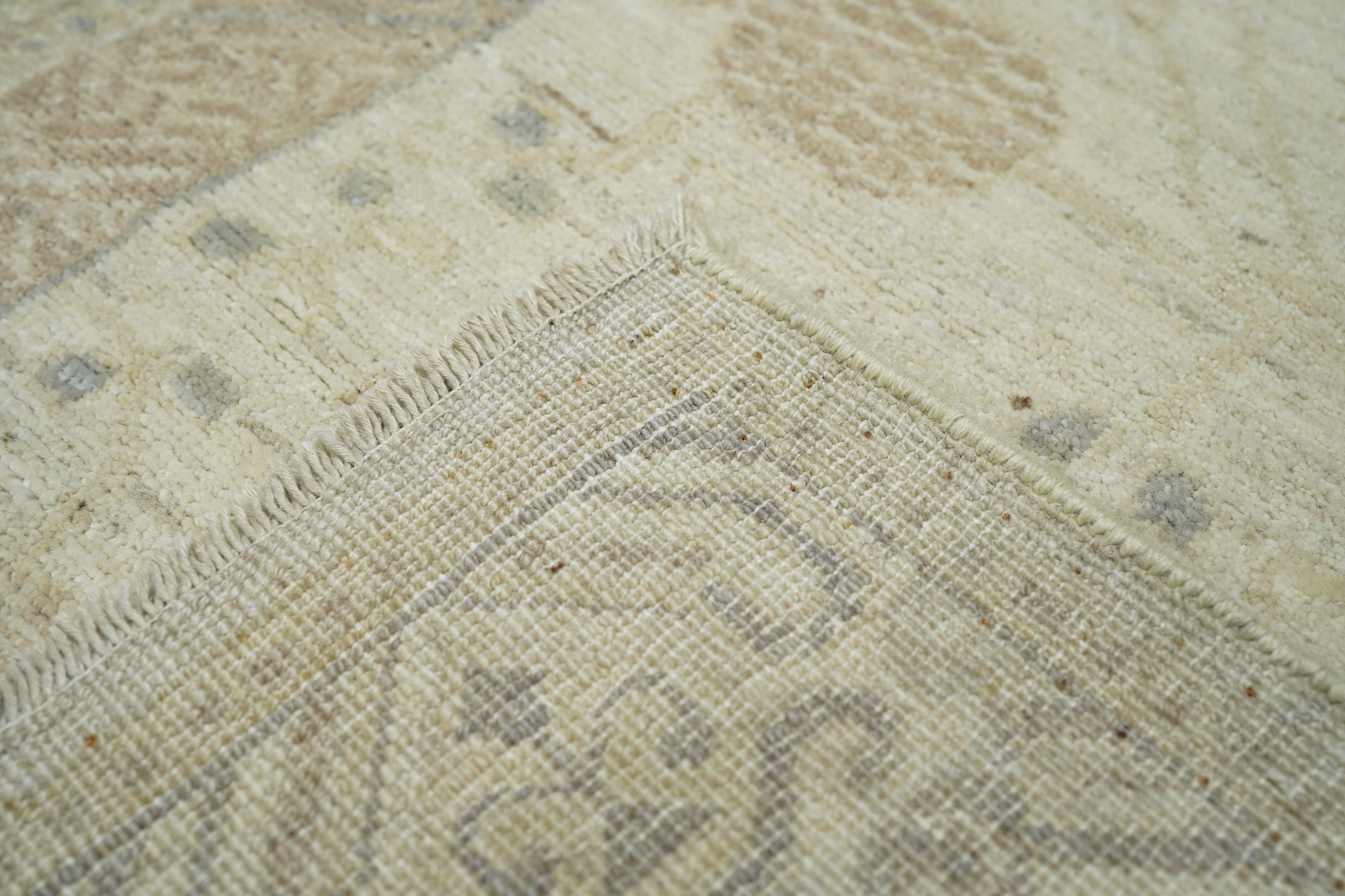 XXIe siècle et contemporain Tapis Khotan 4'2'' x 5'10'' en vente