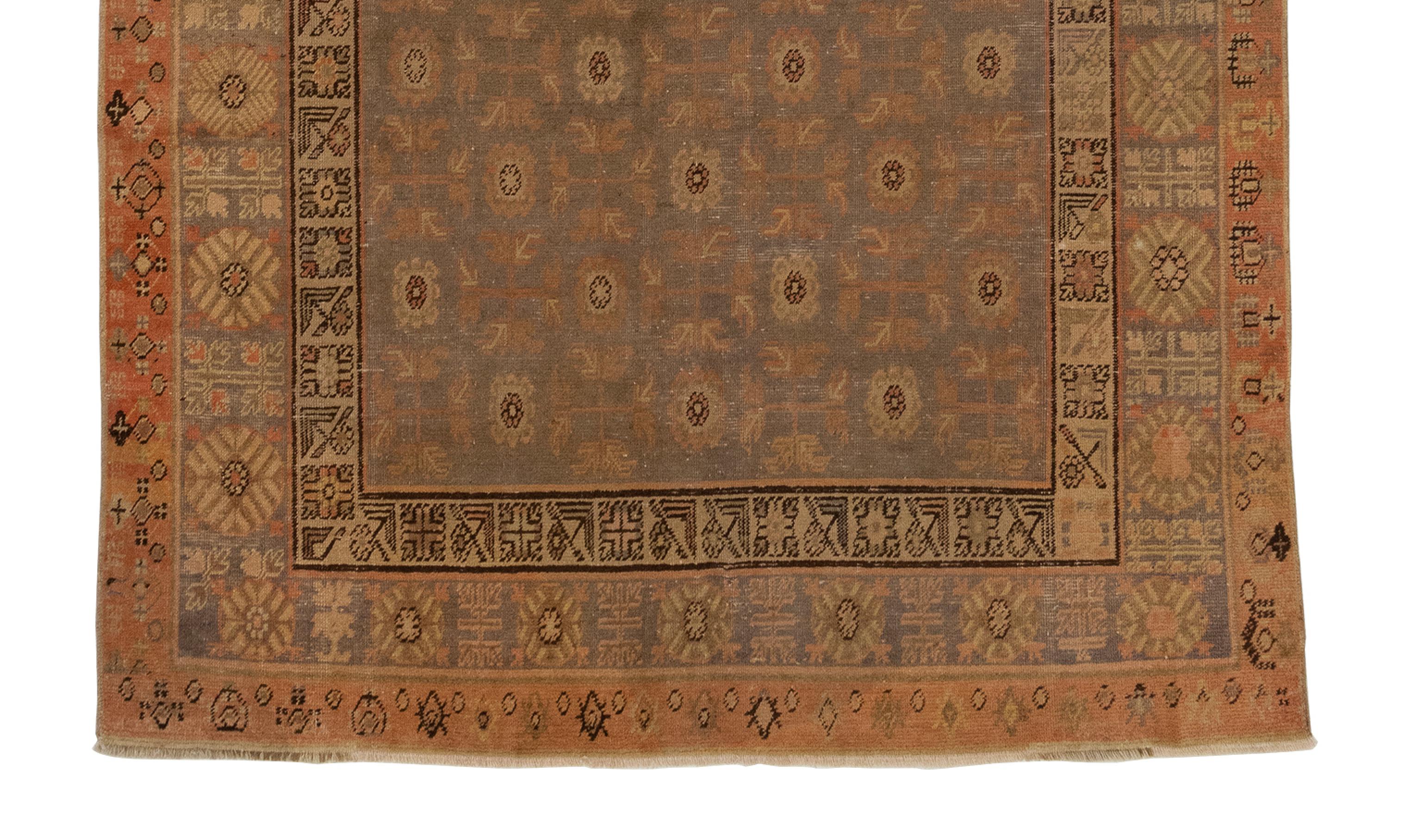 Khotan Rug Antique, c. 1880s In Good Condition For Sale In Los Angeles, CA