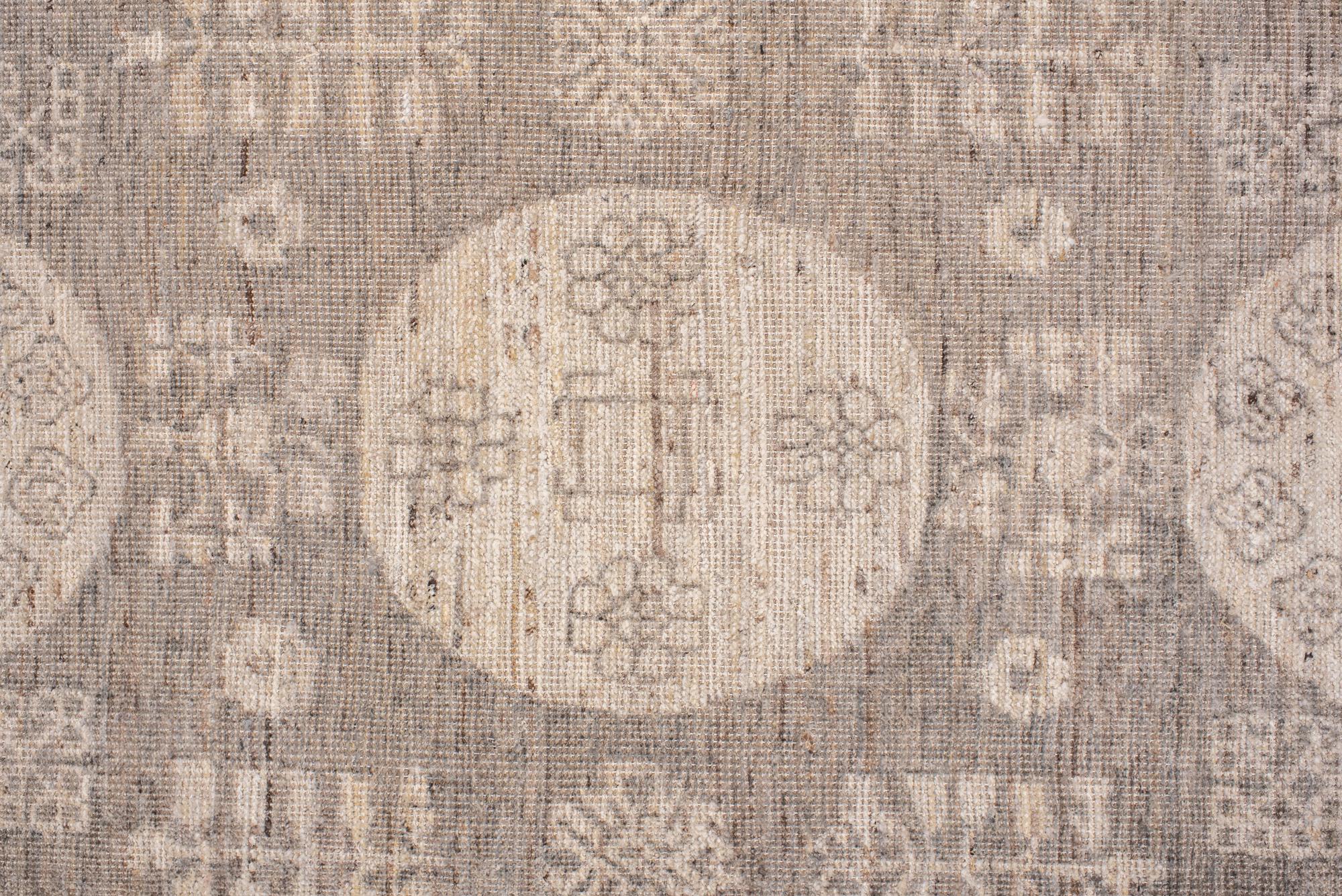 Cinese Runner Khotan con cinque medaglioni 