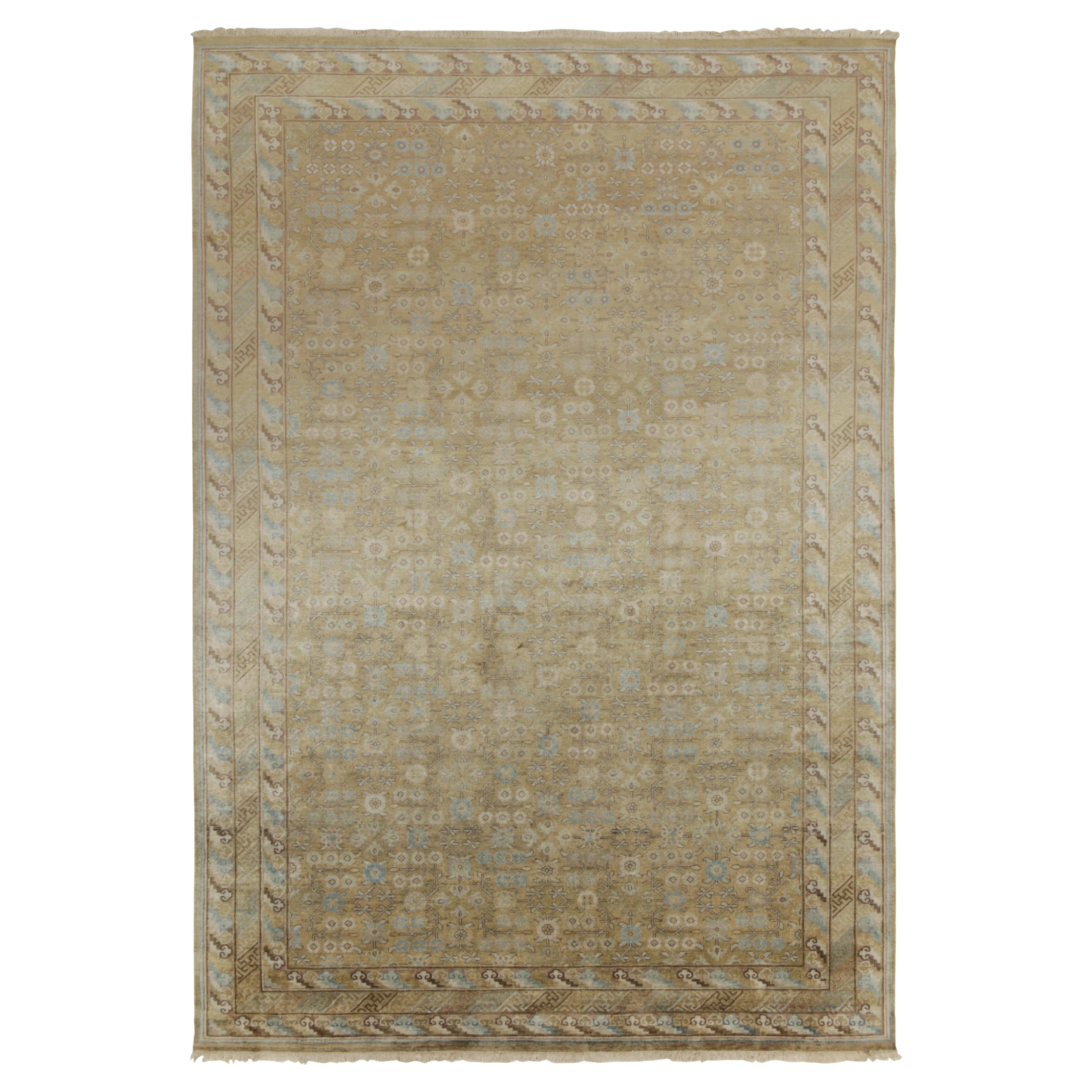 Rug & Kilim's Khotan style Contemporary rug in Gold and Beige, Geometric Pattern For Sale