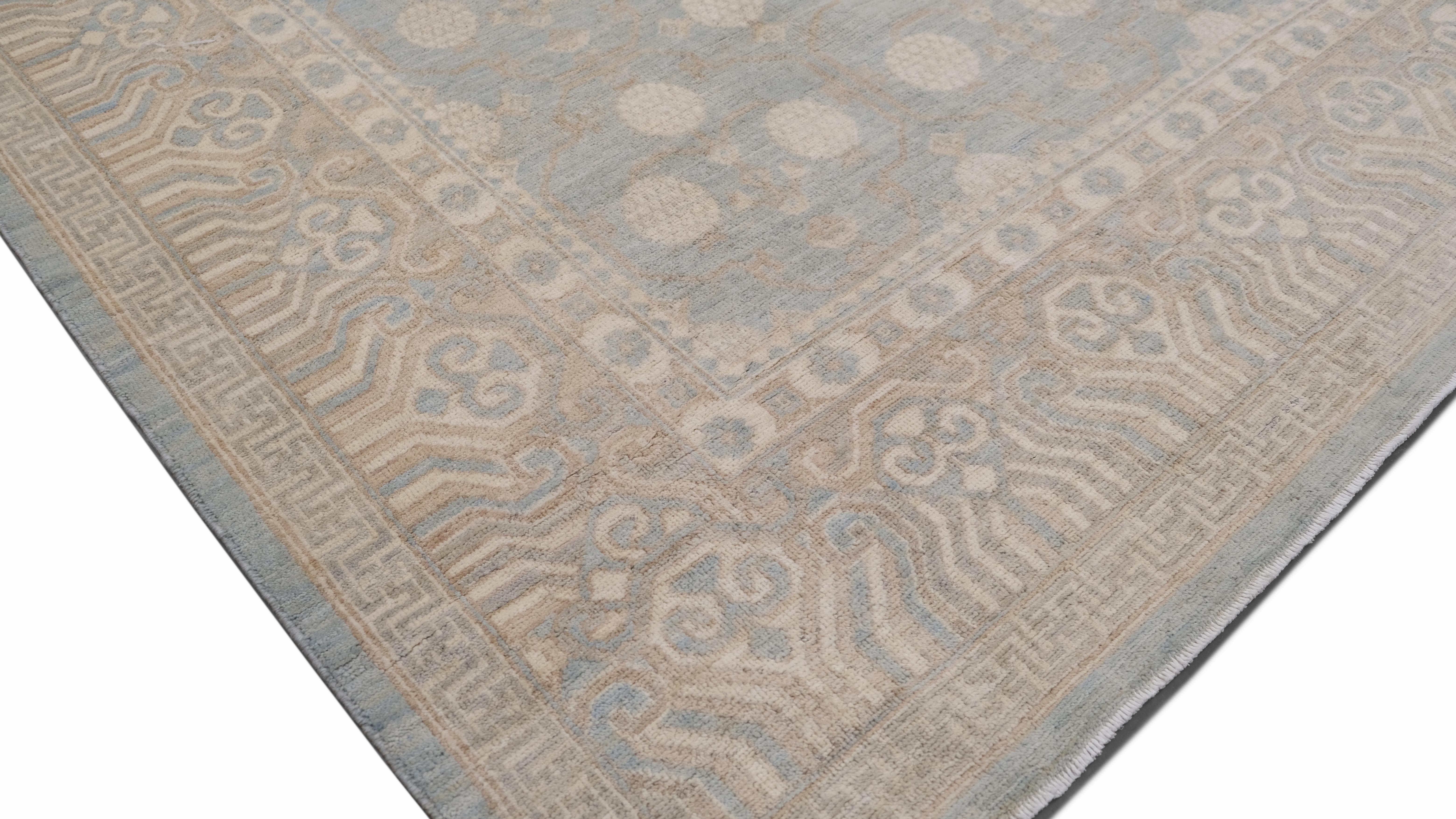 Khoton-Muster in Elfenbein Beige Blau Wollteppich 8'x10' (Viktorianisch) im Angebot