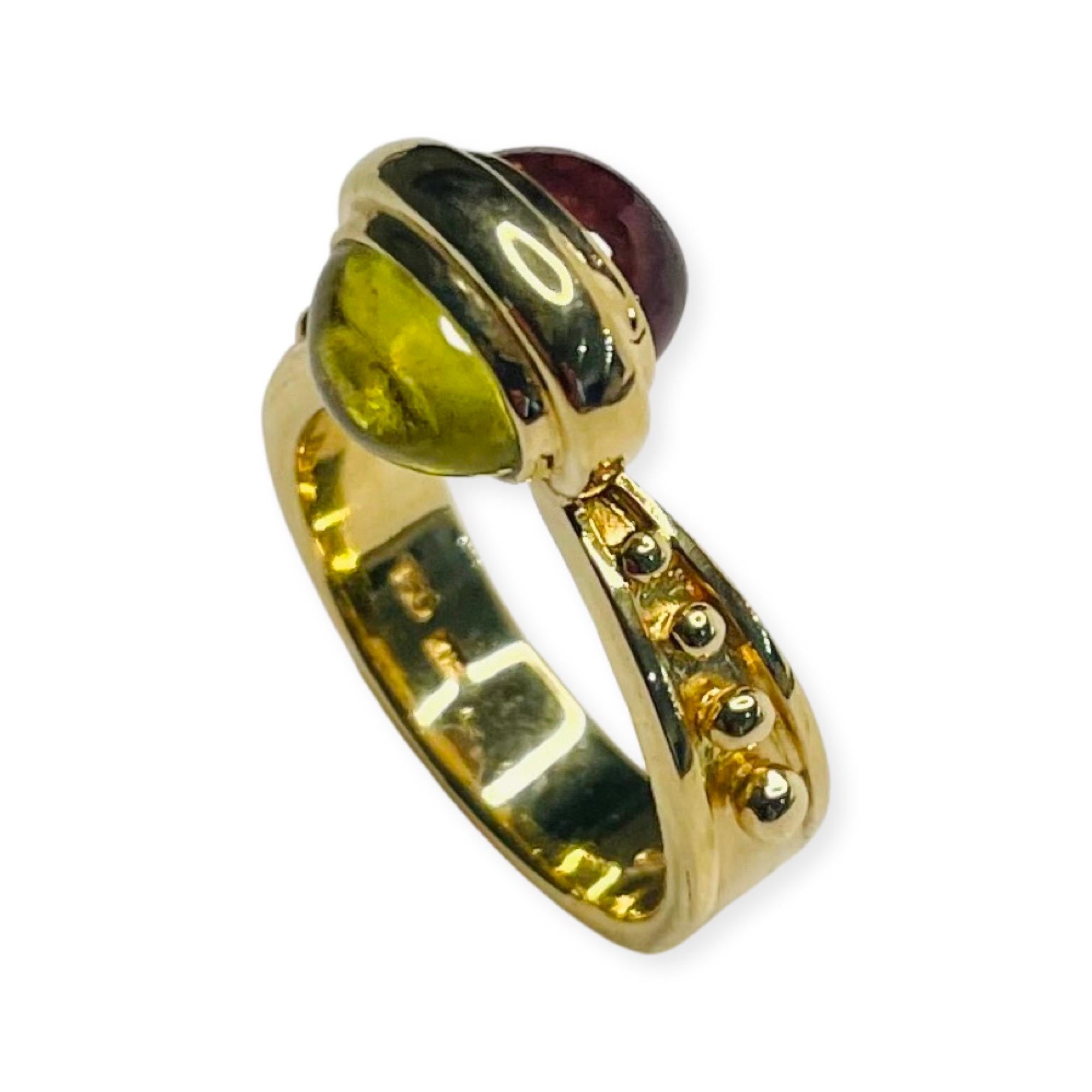 Kian 18K Yellow Gold Pink and Green Tourmaline Cabochon Ring In New Condition For Sale In Kirkwood, MO
