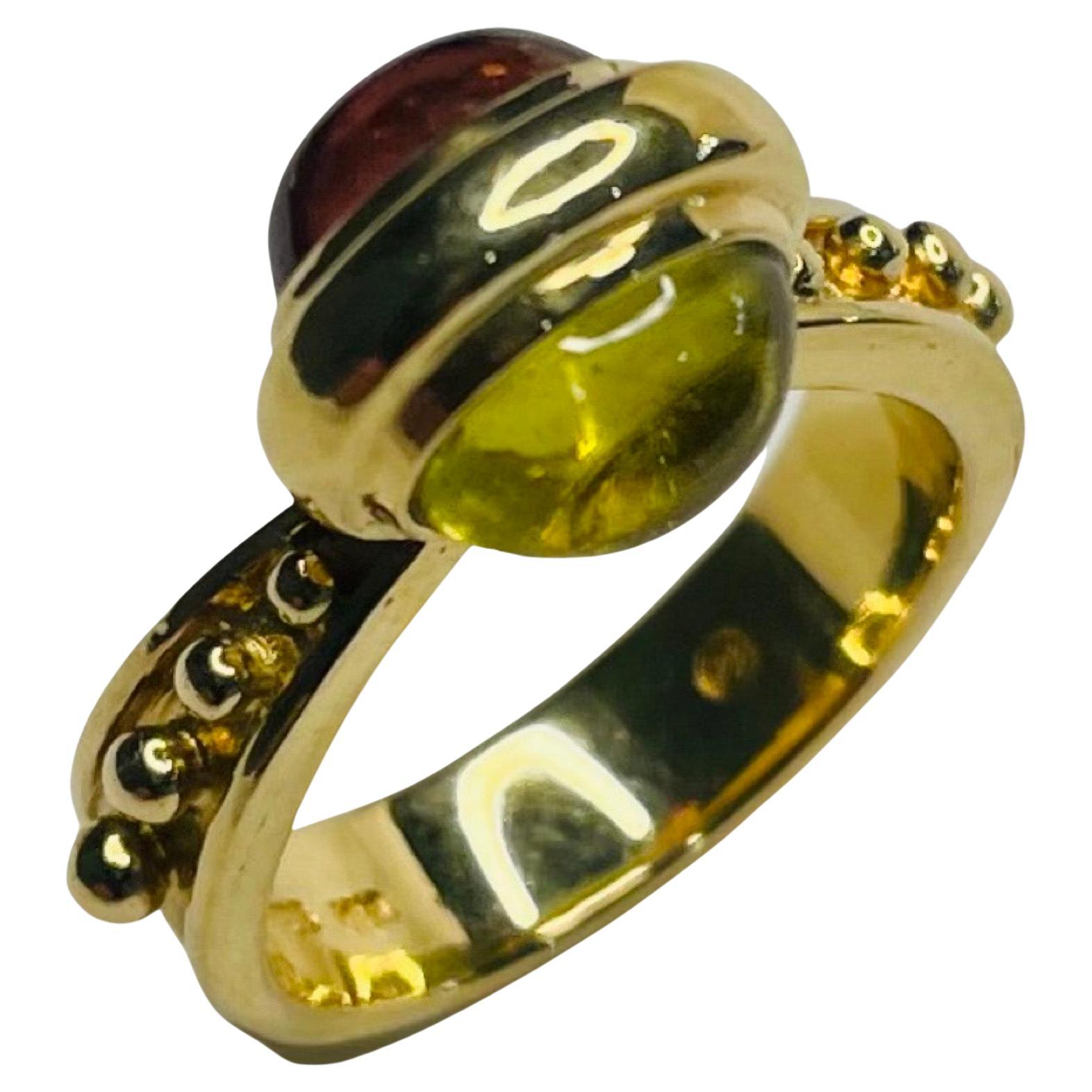 Kian: 18 Karat Gelbgold Ring mit rosa und grünem Turmalin-Cabochon