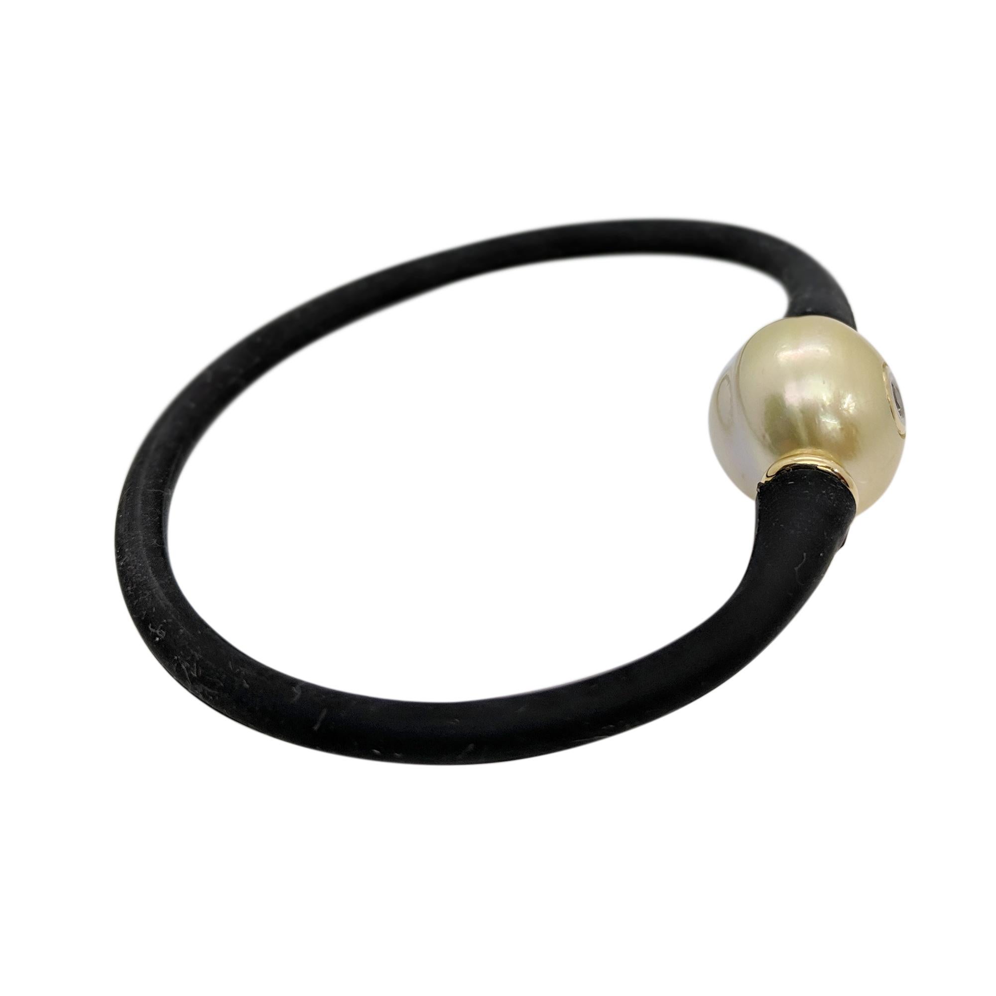 Kian Design 18 Carat Two-Tone Gold South Sea Pearl and Round Diamond Bracelet For Sale 1