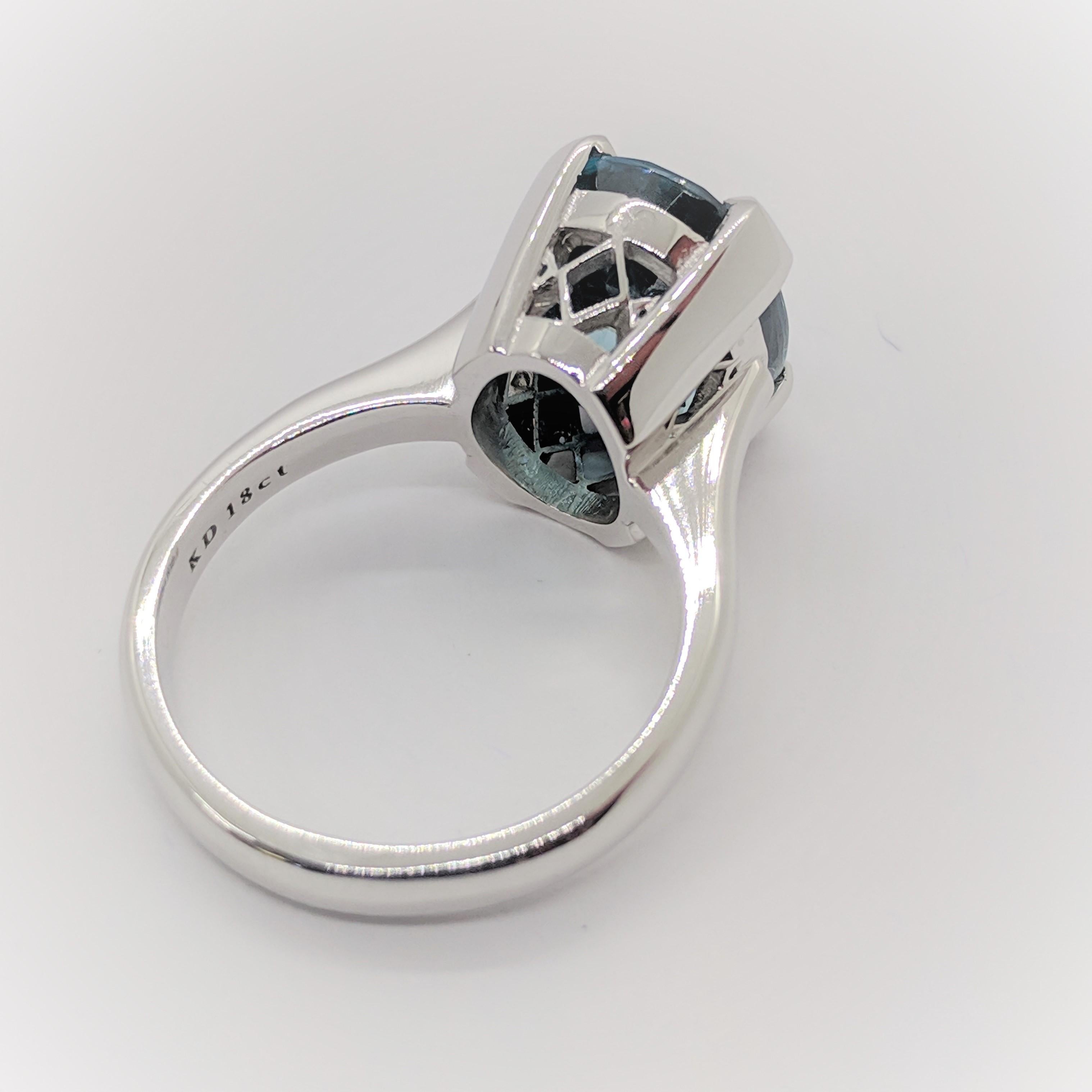 Oval Cut Kian Design 18 Carat White Gold 7.71 Carat Blue Zircon Dress Ring For Sale