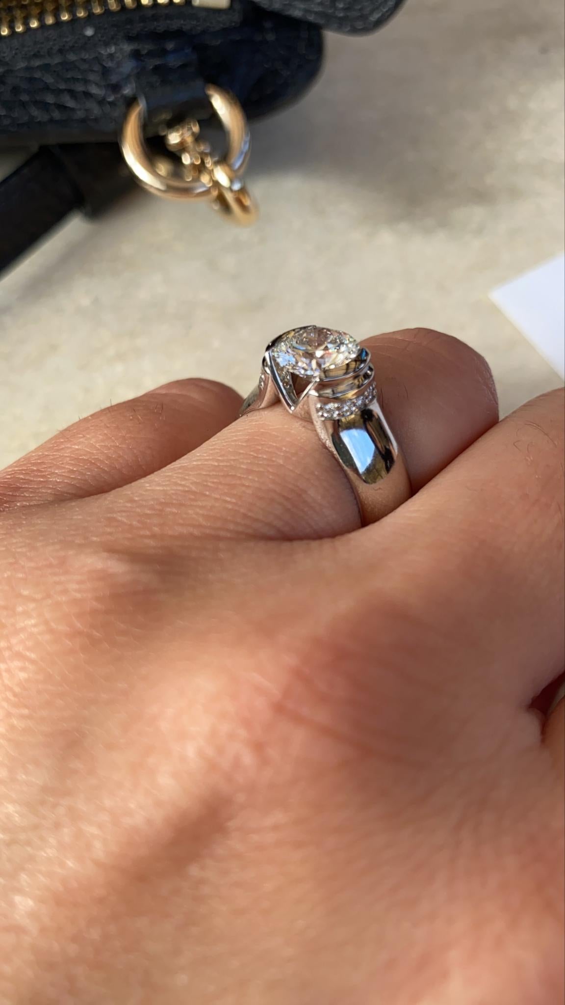 Women's Kian Design Platinum 1.85 Carat GIA Round Brilliant Cut Diamond Engagement Ring For Sale