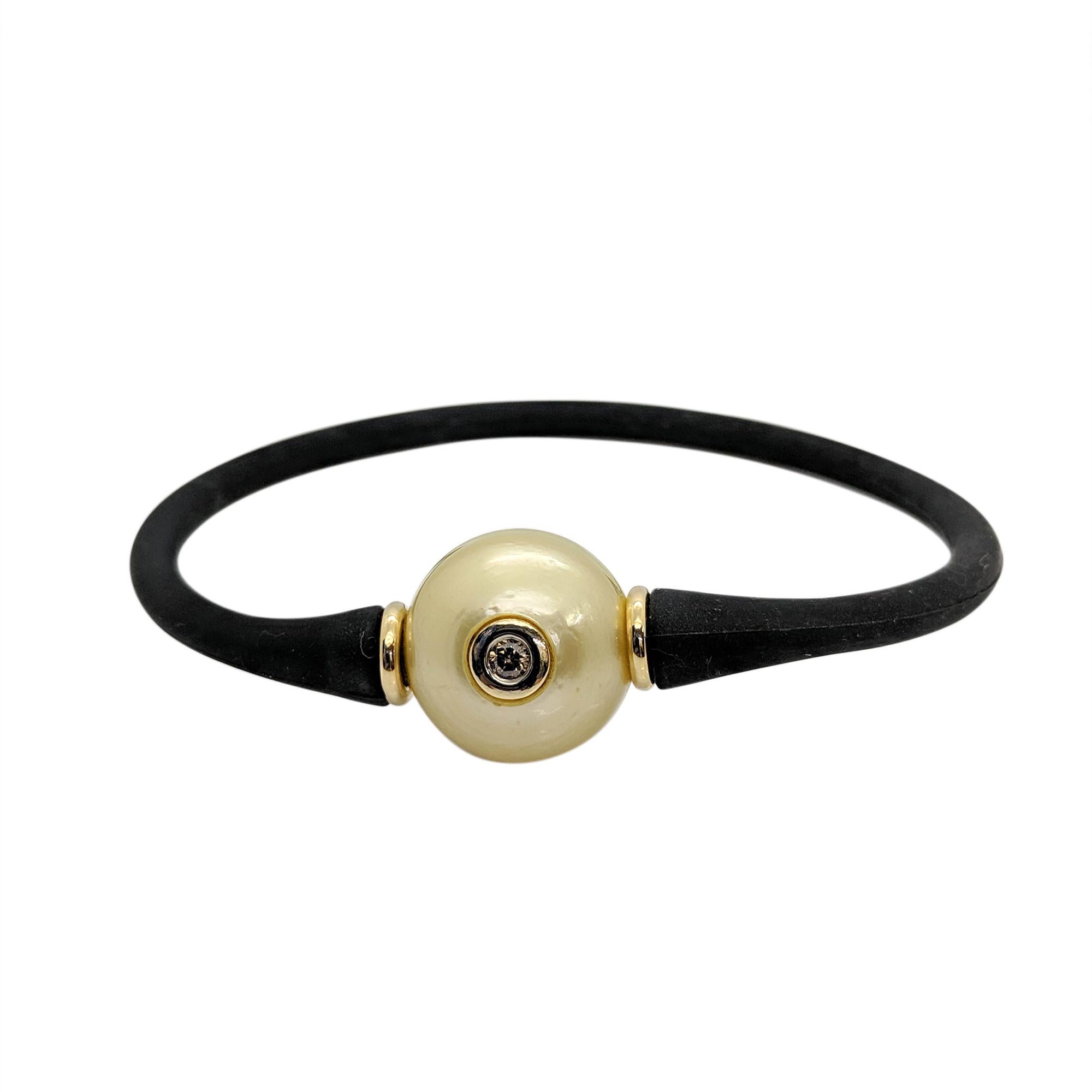 Round Cut Kian Design South Sea Pearl and Round Diamond Bracelet in 18 Carat Two-Tone Gold