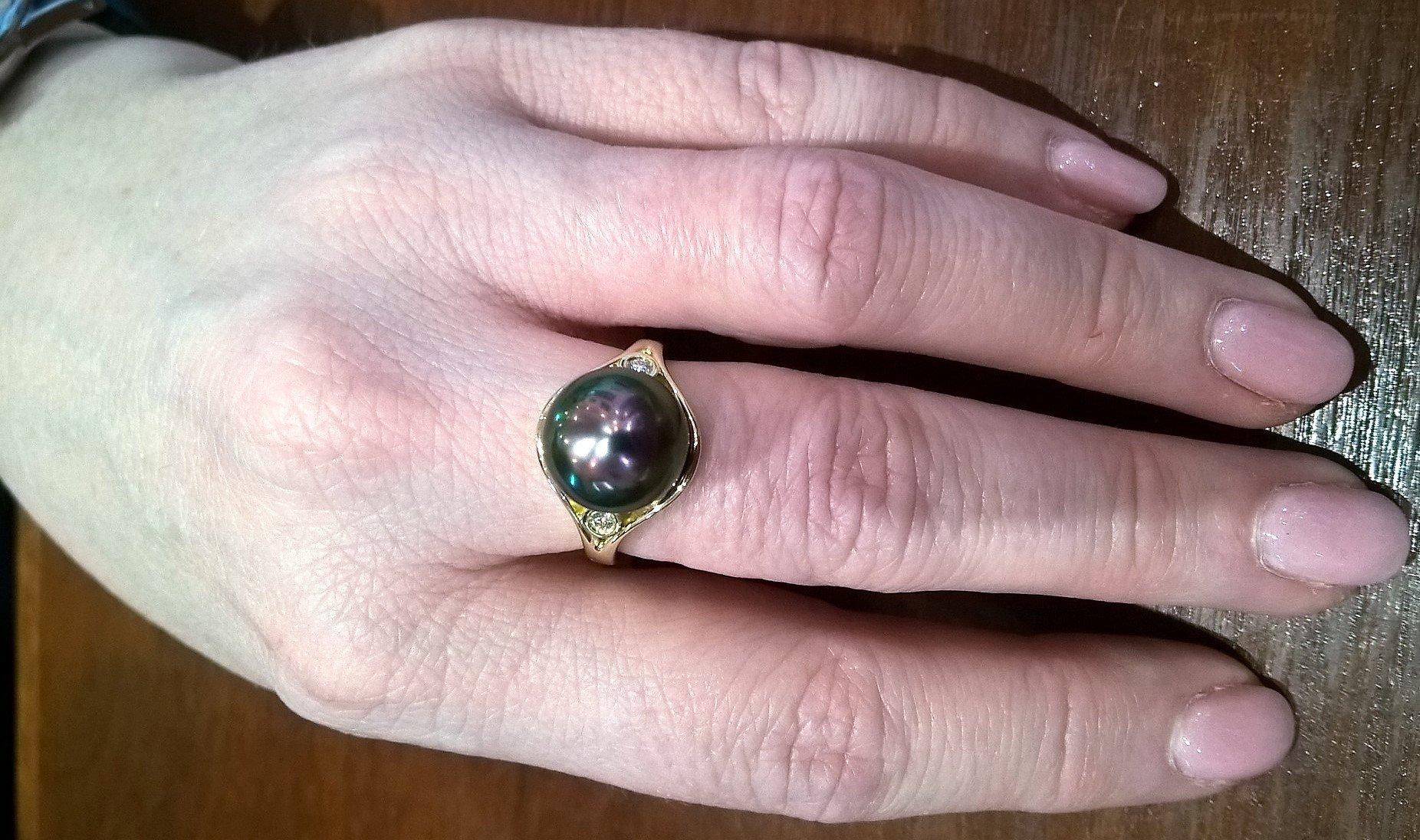 Modern Kian Design Tahitian Pearl and Diamond Cocktail Ring in 18 Carat Yellow Gold For Sale