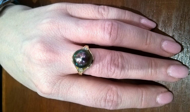 Round Cut Kian Design Tahitian Pearl and Diamond Cocktail Ring in 18 Carat Yellow Gold For Sale