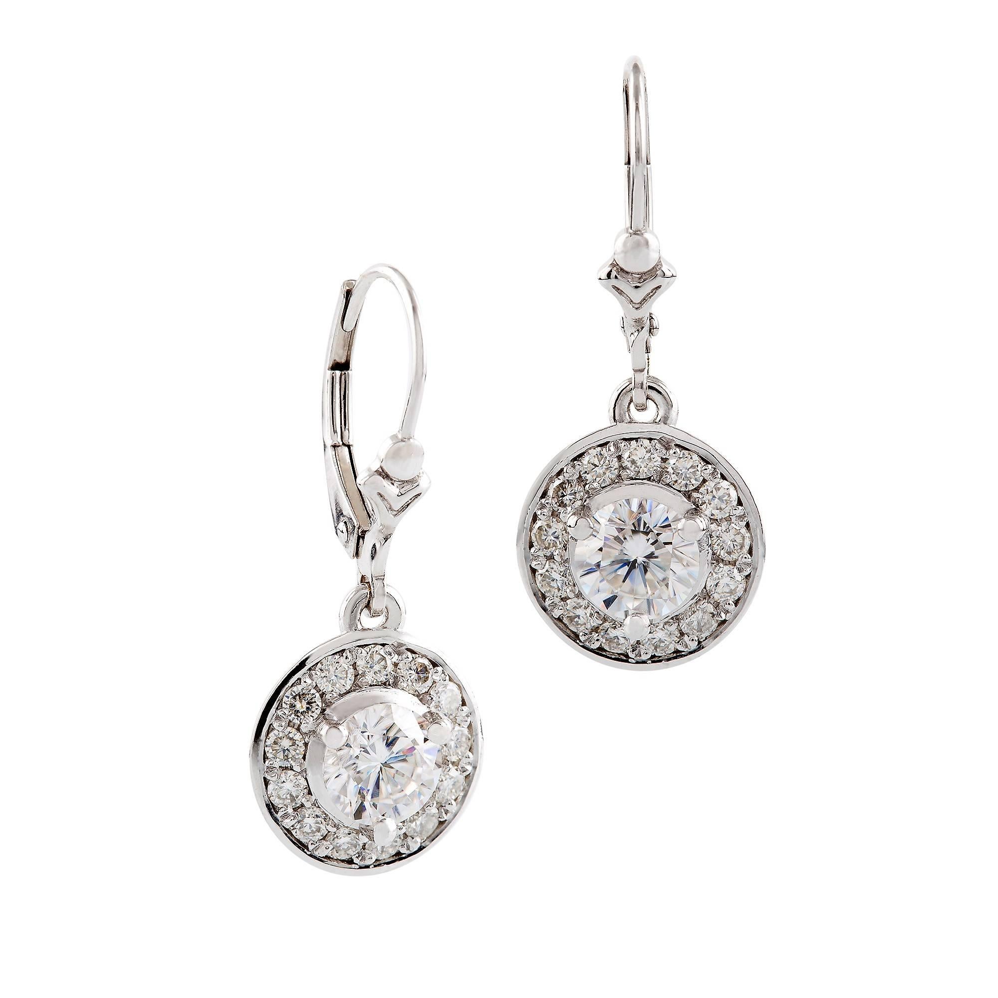 Bianca Diamante Earrings


The perfect complement to any lady. These gorgeous diamond cluster drop earrings are featured a pair of round brilliant cut diamonds with the surrounding  white diamonds, simple and elegant.

Round brilliant cut diamonds: