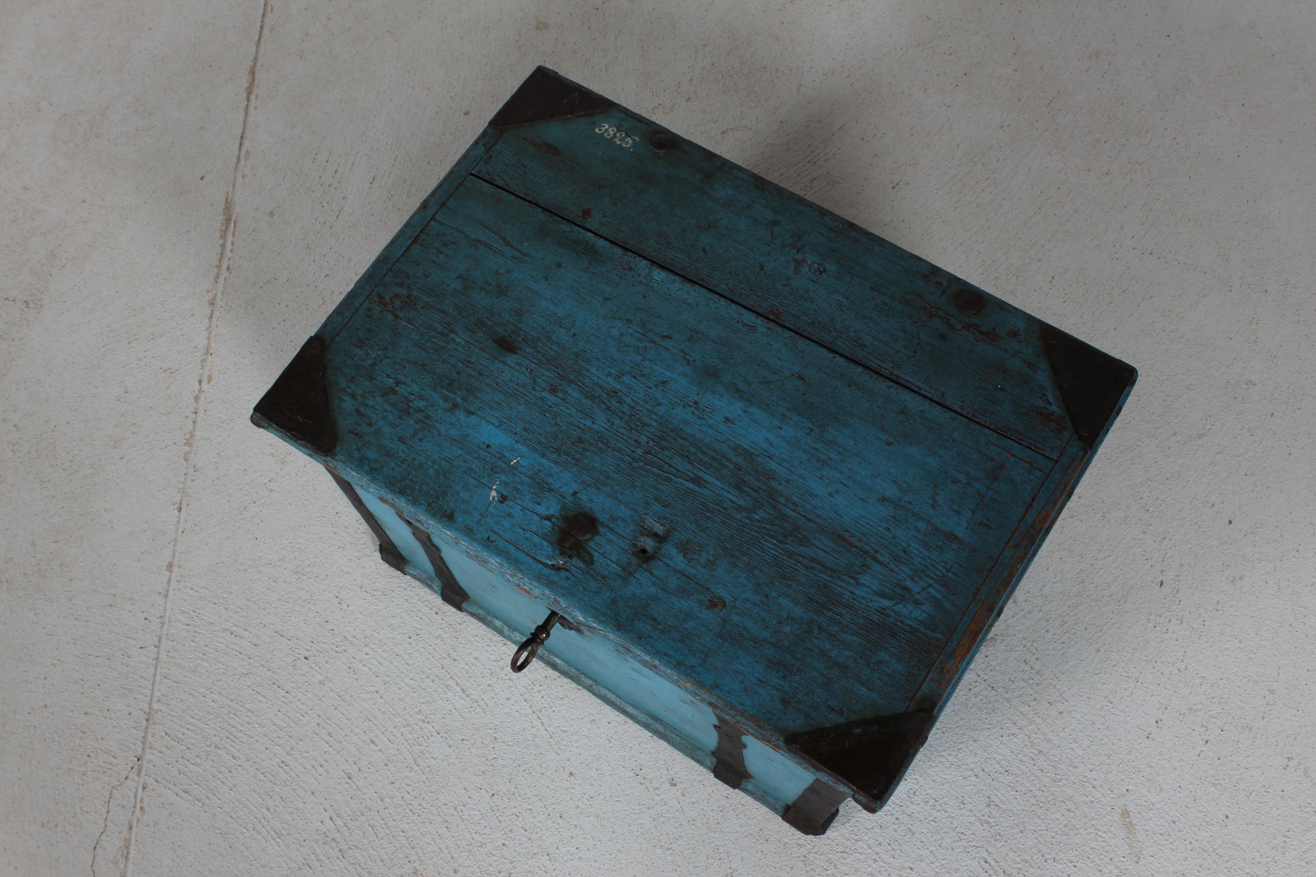 Kid Size Antique Swedish Campaign Chest with Patinated Blue Paint and Iron 1850s For Sale 1