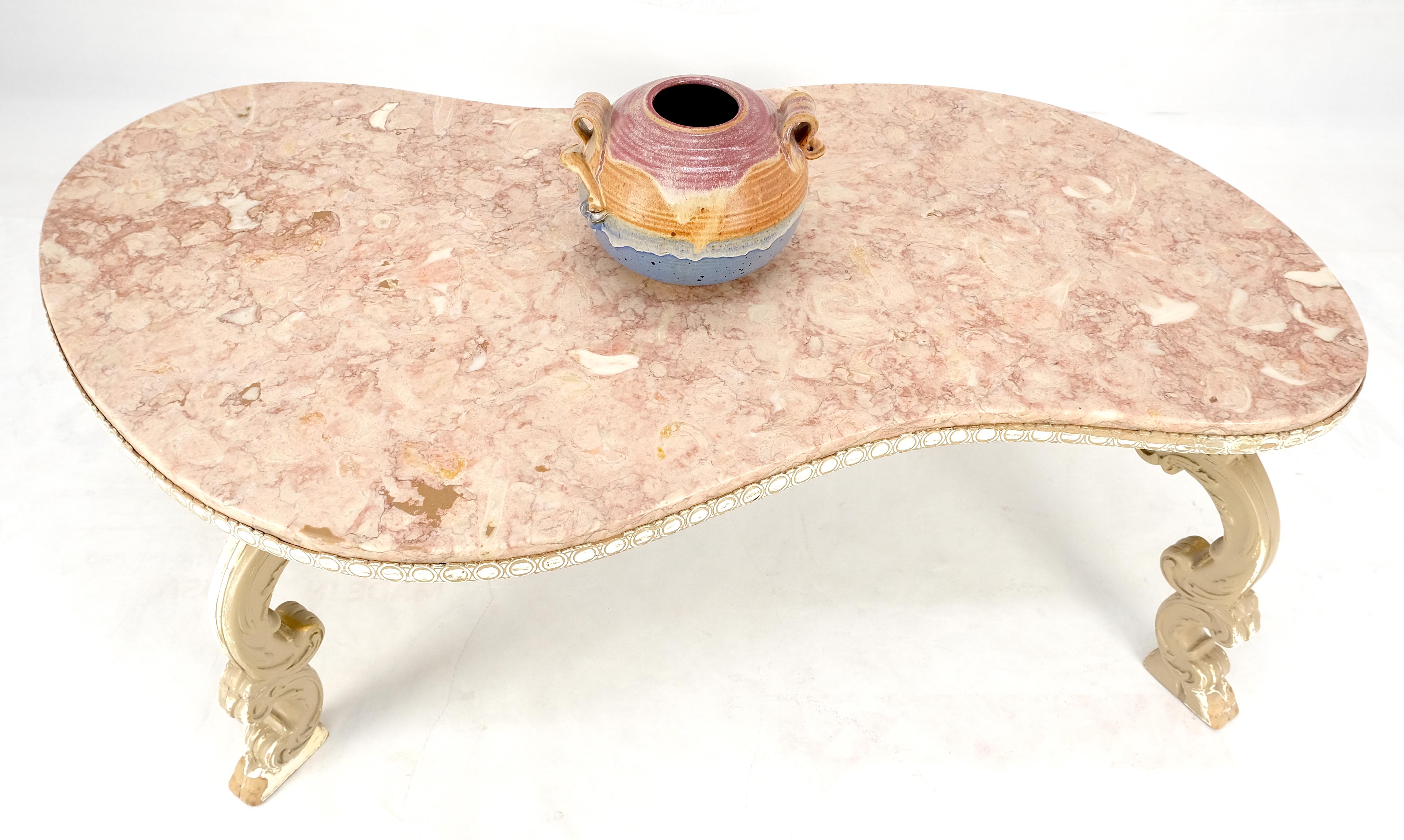 Mesa de centro con tapa de mármol rojo y forma orgánica Kidney Mármol en venta