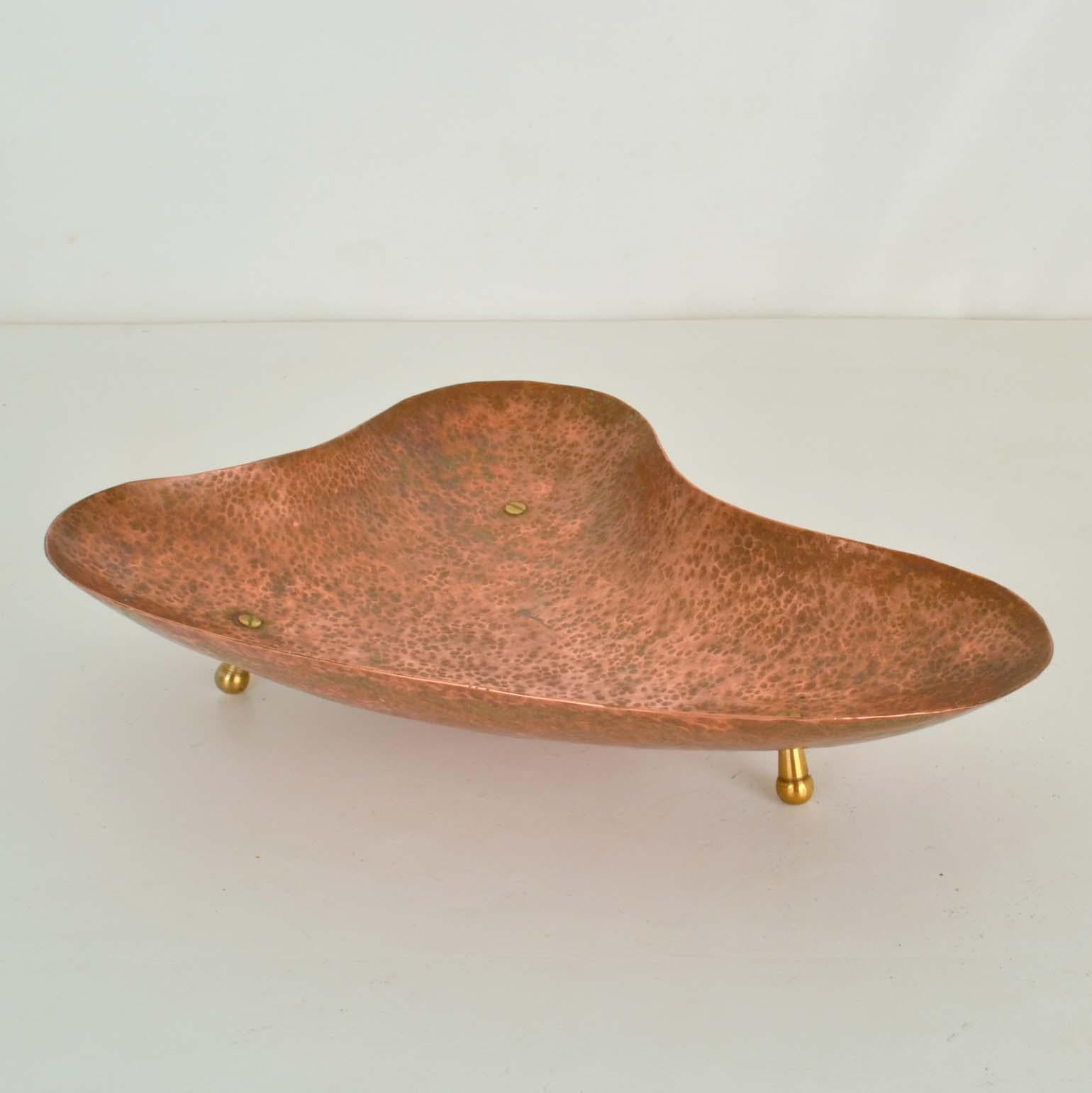 Kidney Shape Copper Decorative 1950's Bowl For Sale 3