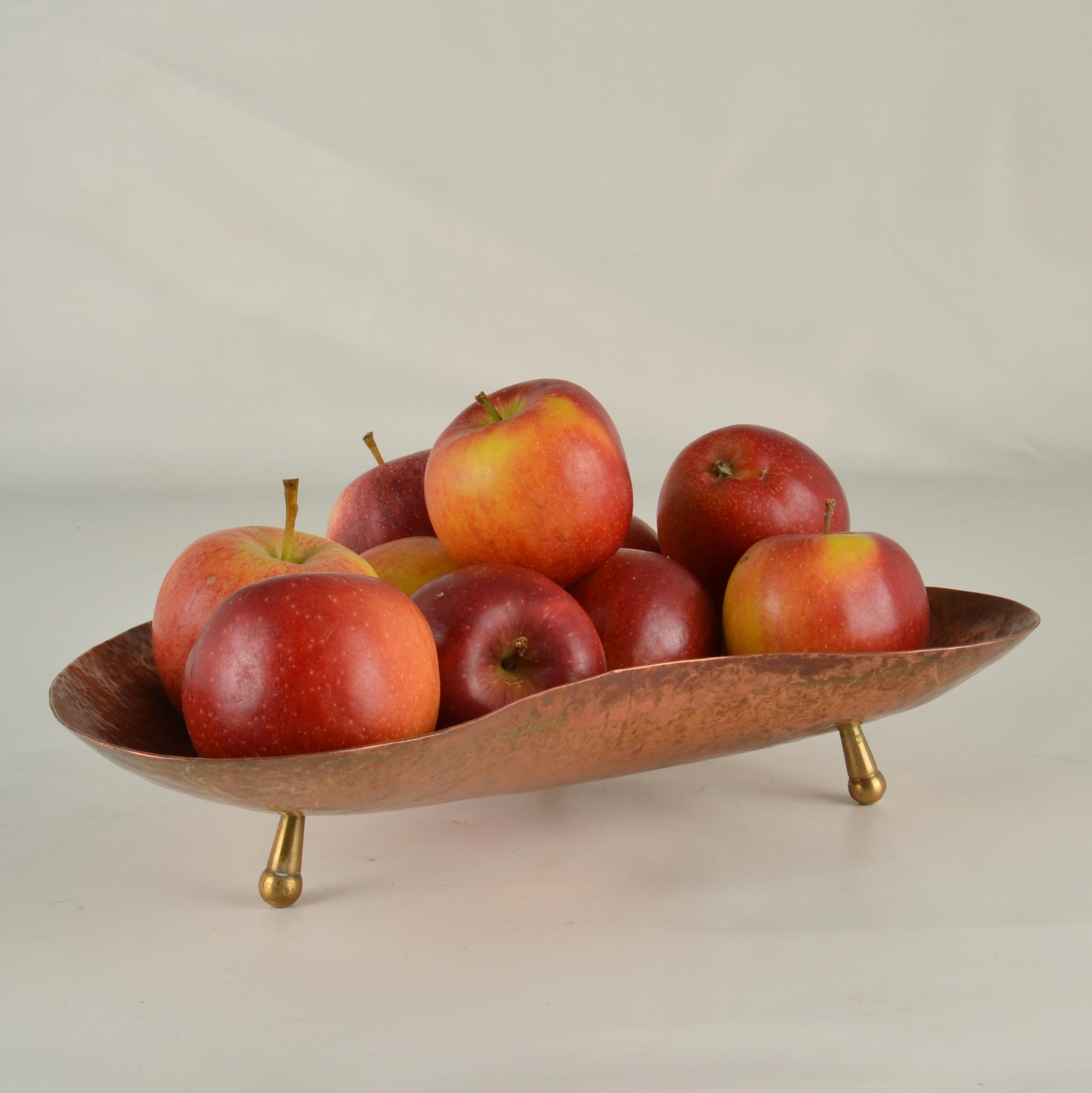 Kidney Shape Copper Decorative 1950's Bowl For Sale 2