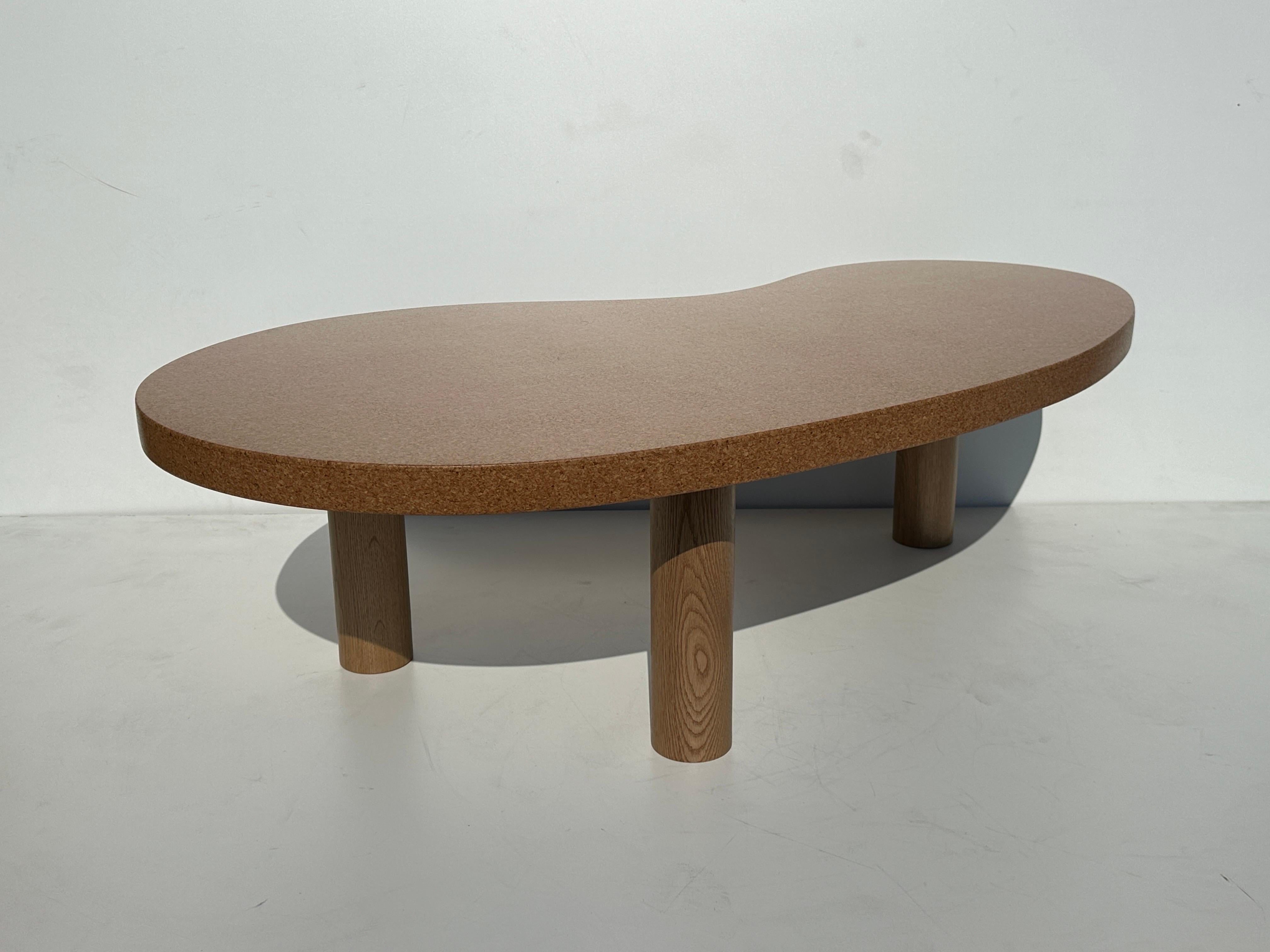 Table basse en forme de rein en liège et Oak Oak en vente 7
