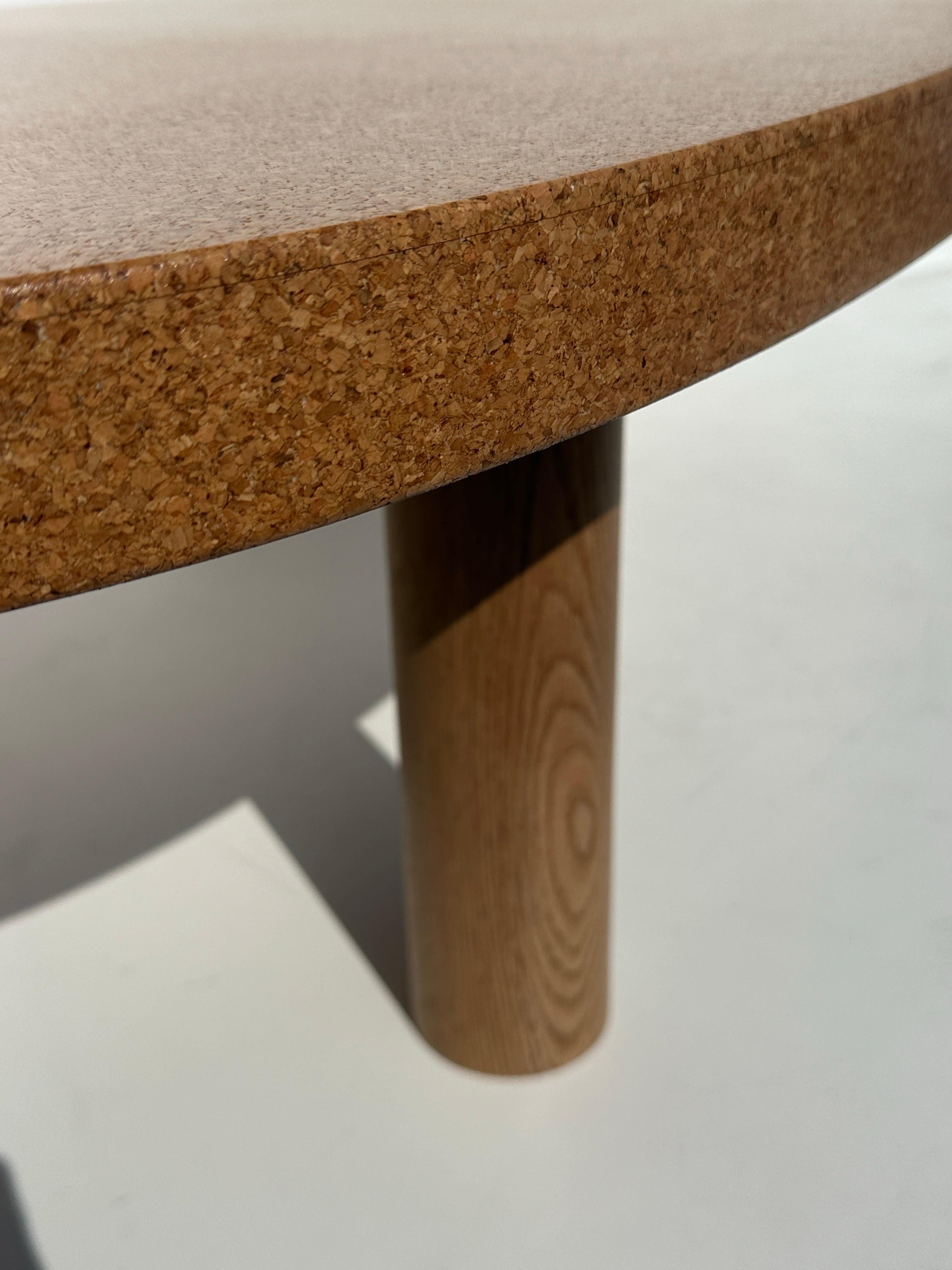 Table basse en forme de rein en liège et Oak Oak en vente 10
