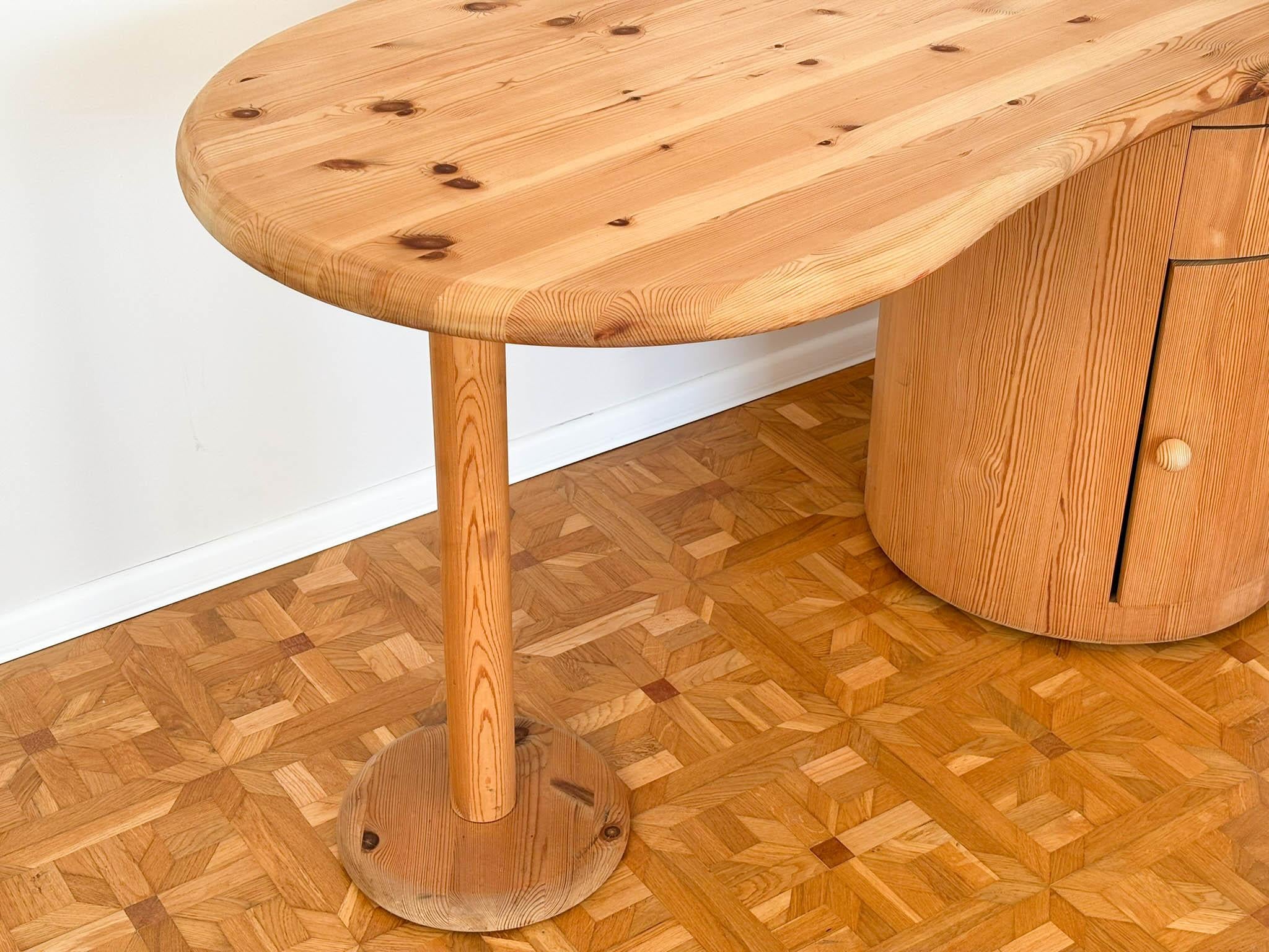 Scrivania di design a forma di rene di C.F. Christensen Silkeborg, Danimarca 1970 in vendita 3