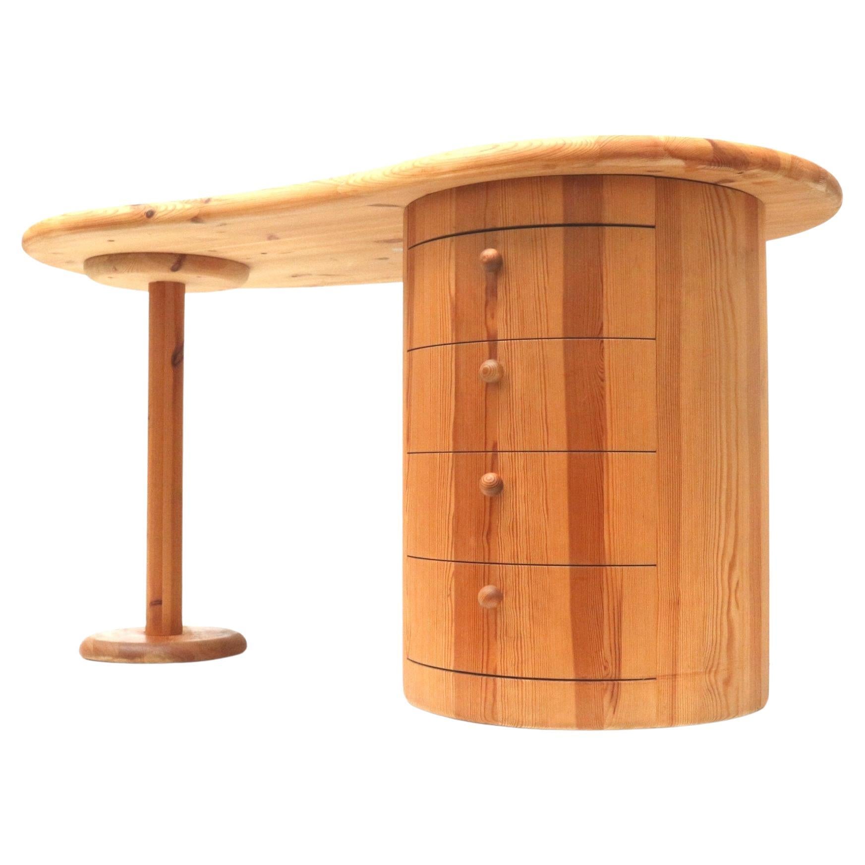 Scrivania di design a forma di rene di C.F. Christensen Silkeborg, Danimarca 1970 in vendita