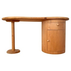 Knöchelförmiger Design-Schreibtisch von C. F. Christensen Silkeborg, Dänemark 1970