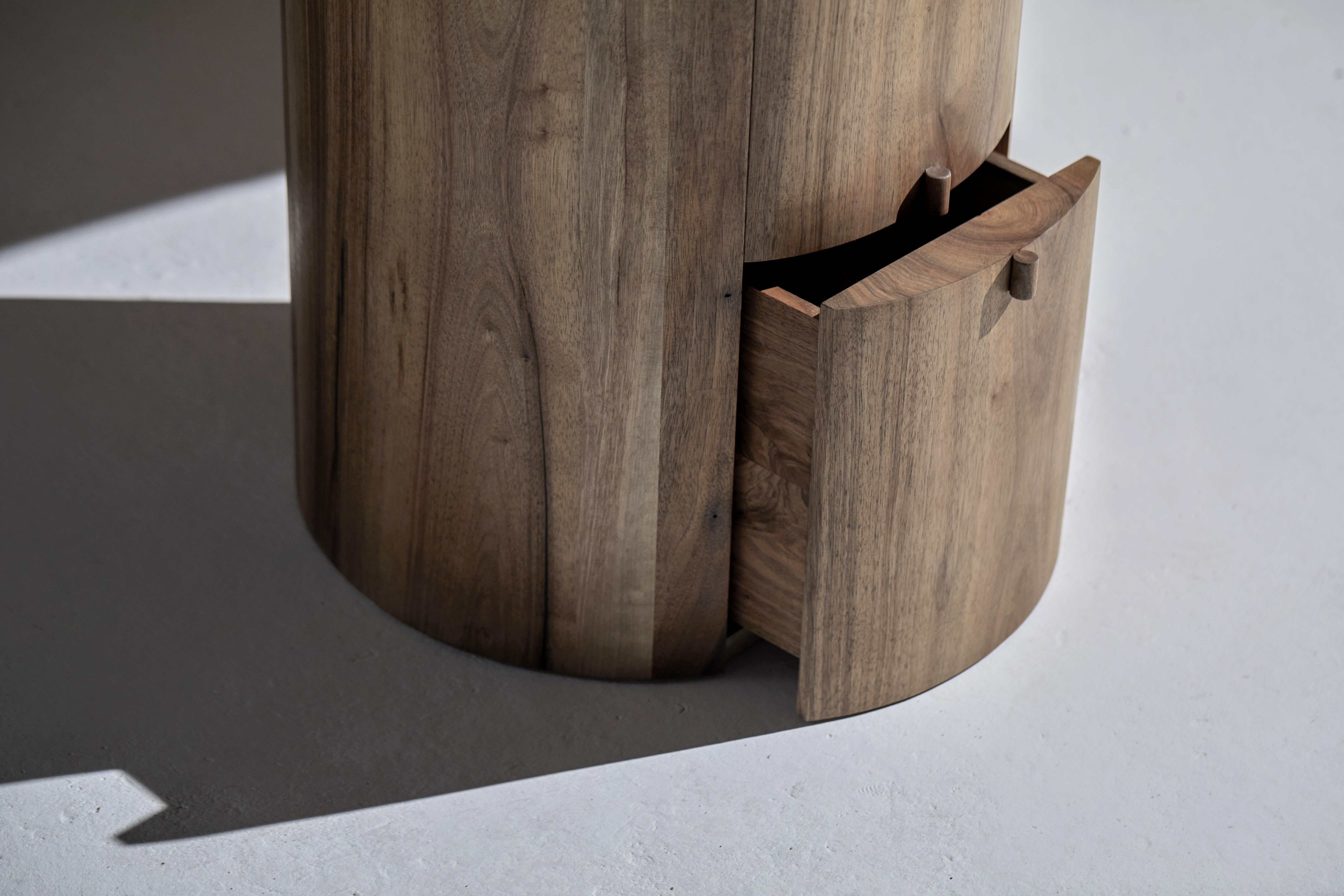 Kidneyförmiger Schreibtisch aus Nussbaumholz von Jonathan Field (Walnuss) im Angebot