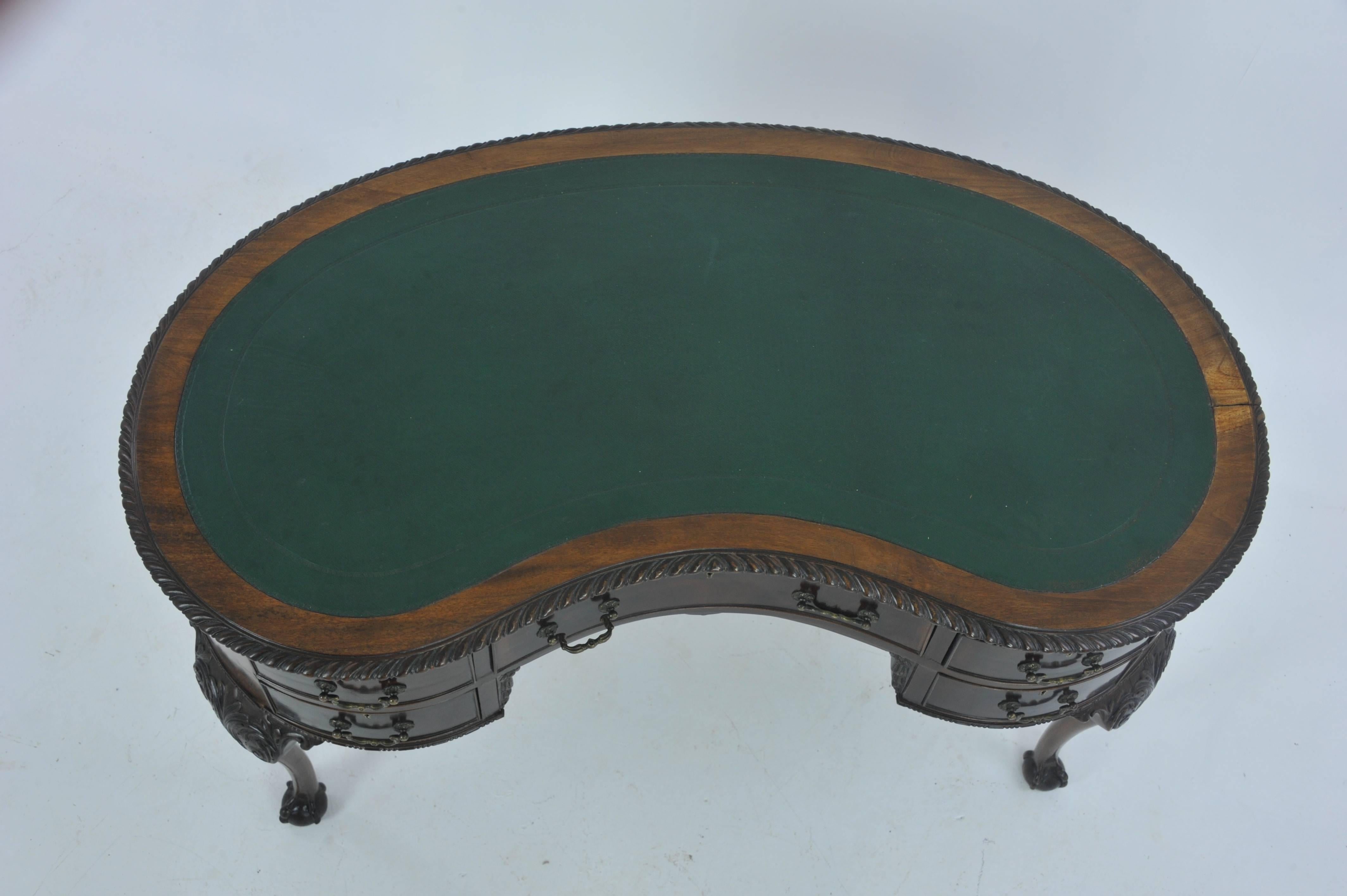 Kidney Shaped Desk, Walnut Desk, Edwardian Writing Table, Scotland 1910, B967 In Good Condition In Vancouver, BC