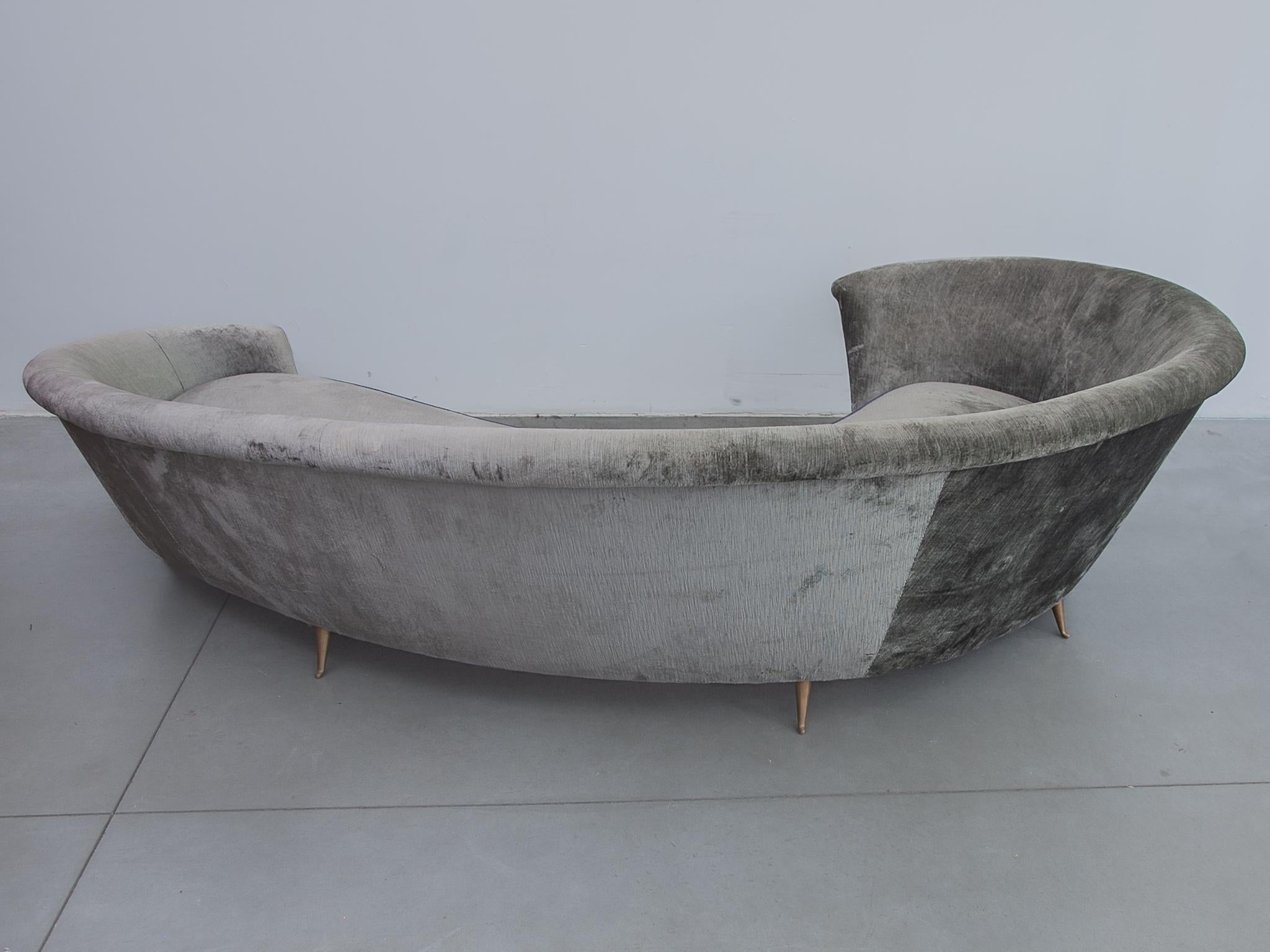 Mid-20th Century Kidney Shaped Grey Velvet Sofa, Italy
