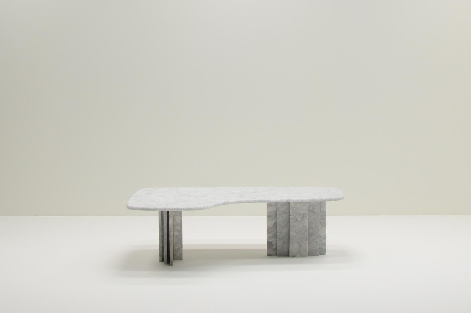 Mid-Century Modern Kidney shaped marble coffee table, 1970s Italy.