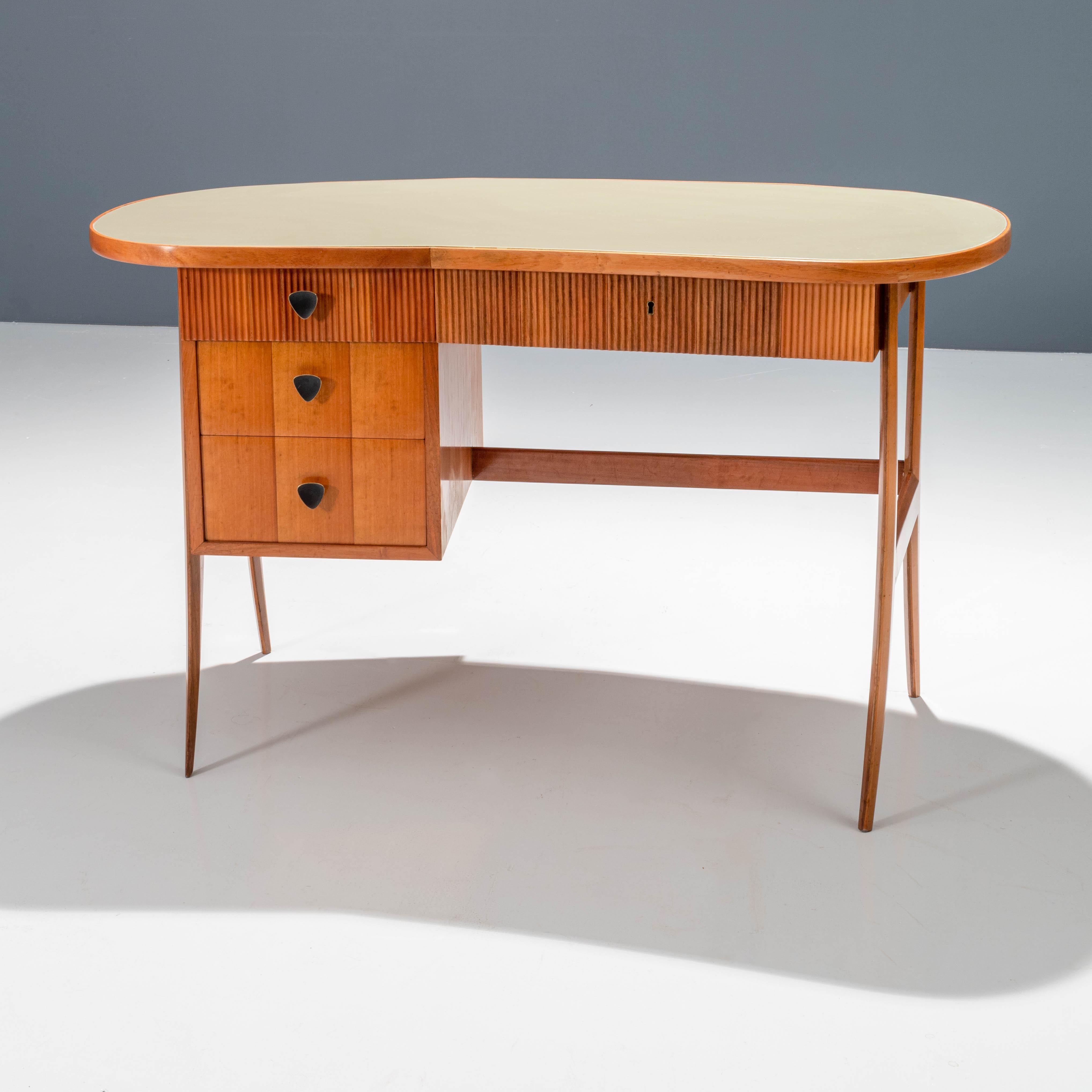 Kidney-shaped Writing Desk in blond Wood, Brass and Glass, Italy, 1950's 3