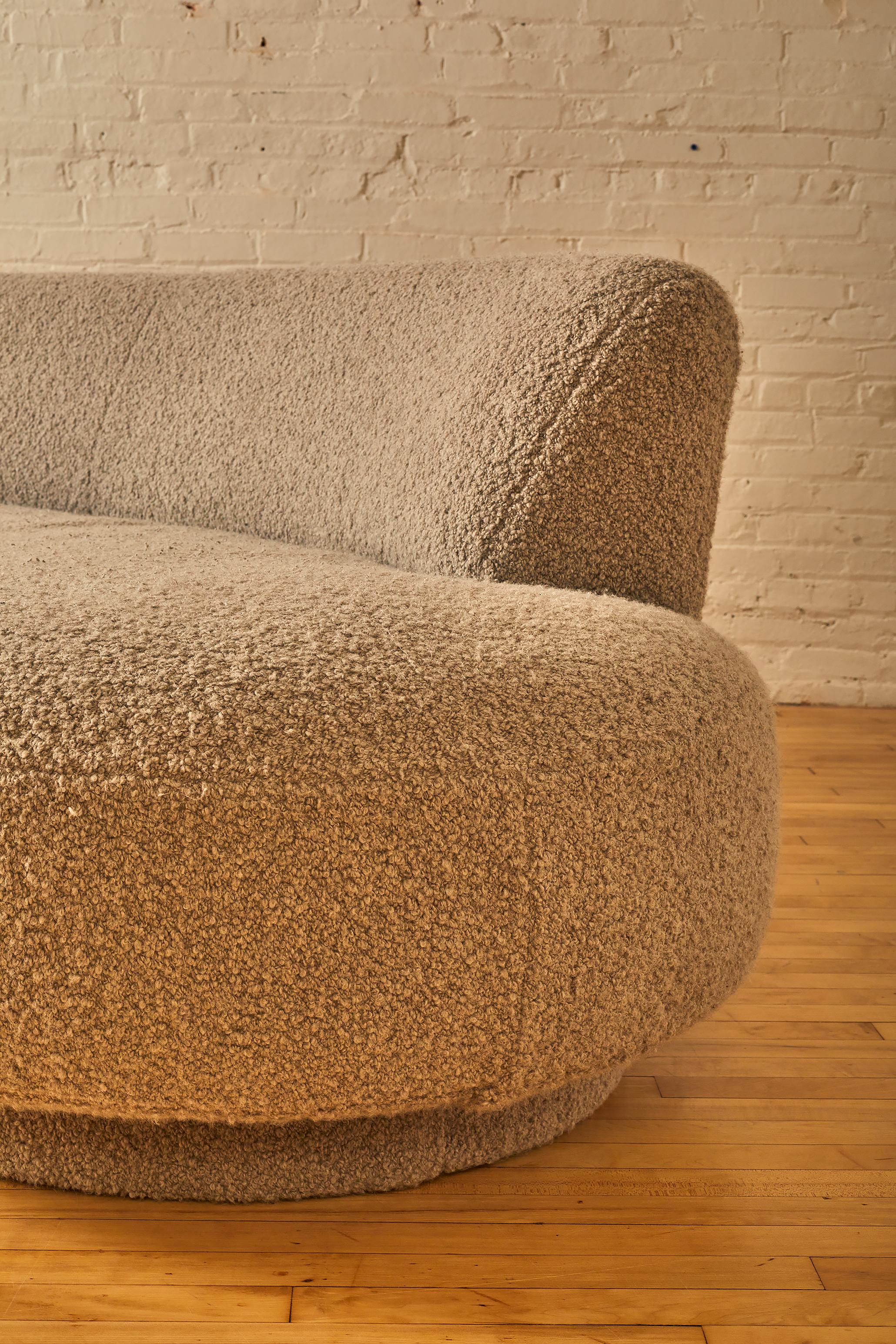 Kidney Sofa by Vladamir Kagan 3
