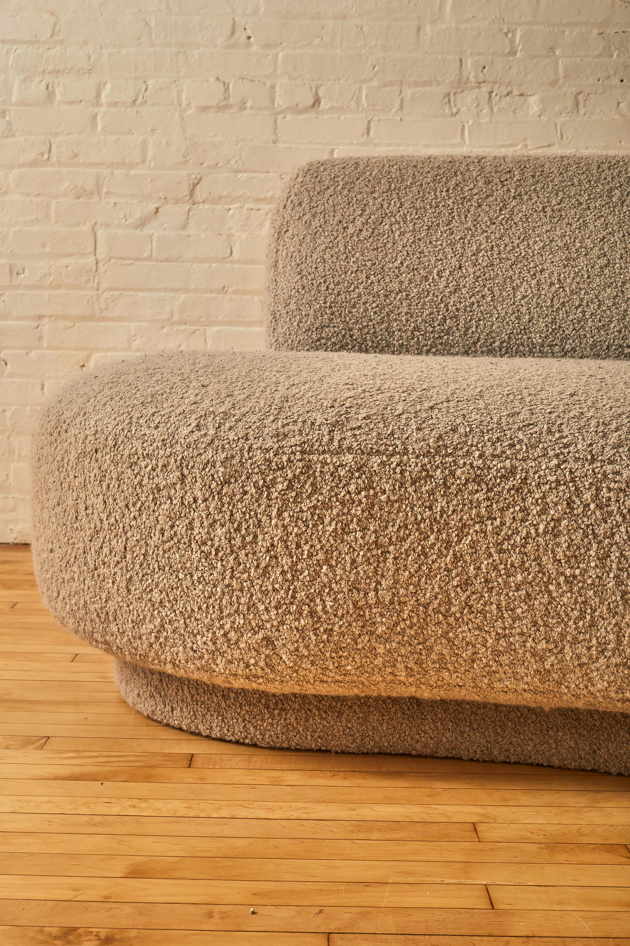 Kidney Sofa by Vladamir Kagan 4