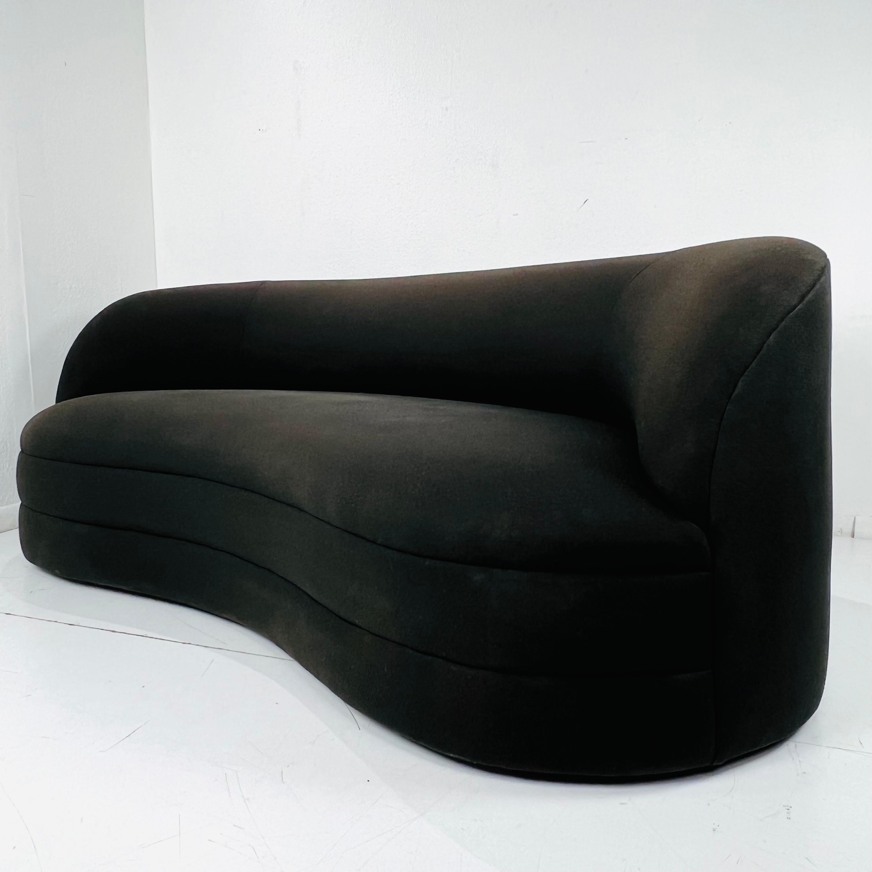 Kidney Sofa in the Style of Vladimir Kagan For Sale 1