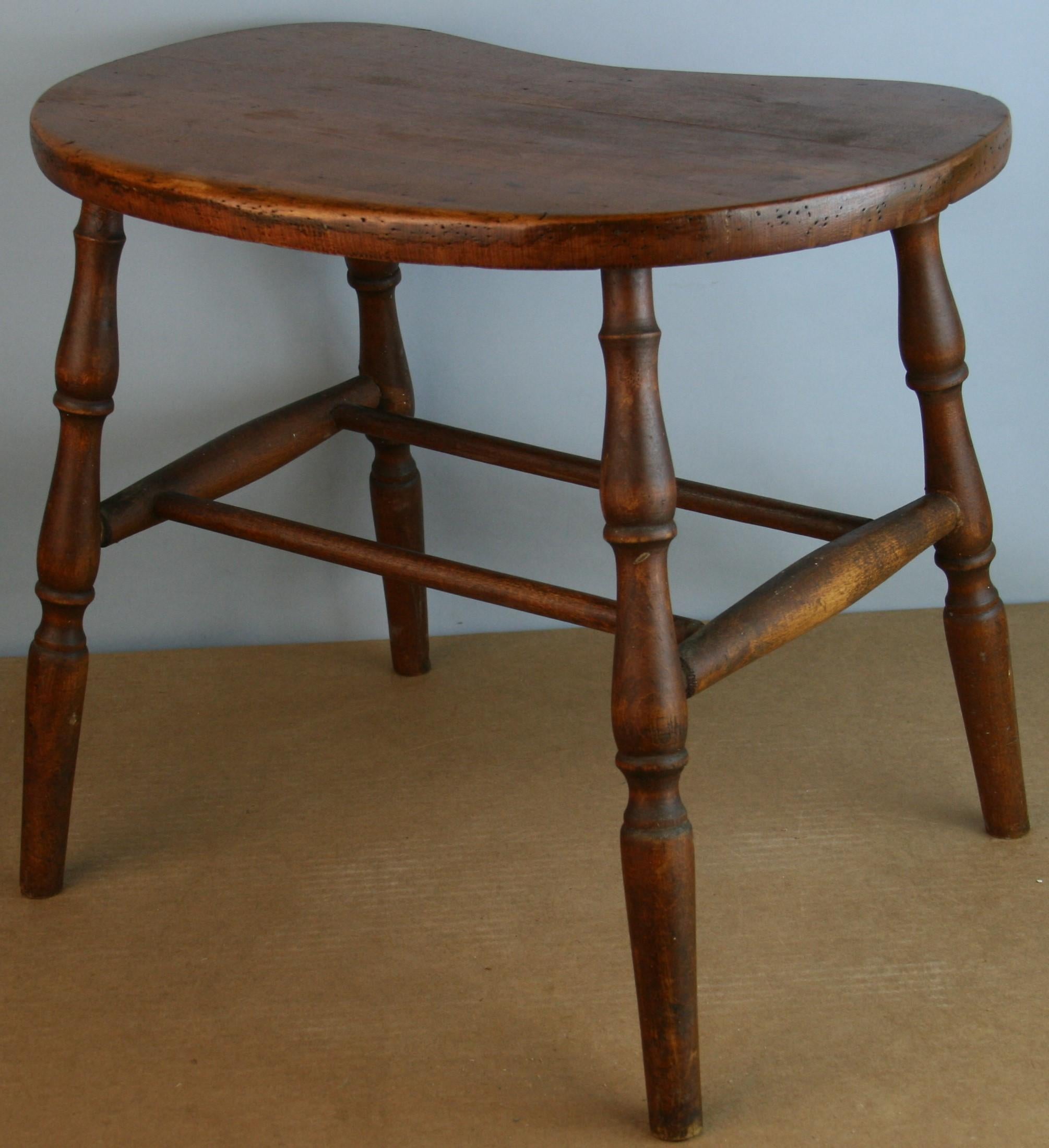 Hardwood Kidney Stool Turned Leg Stool/Small Table