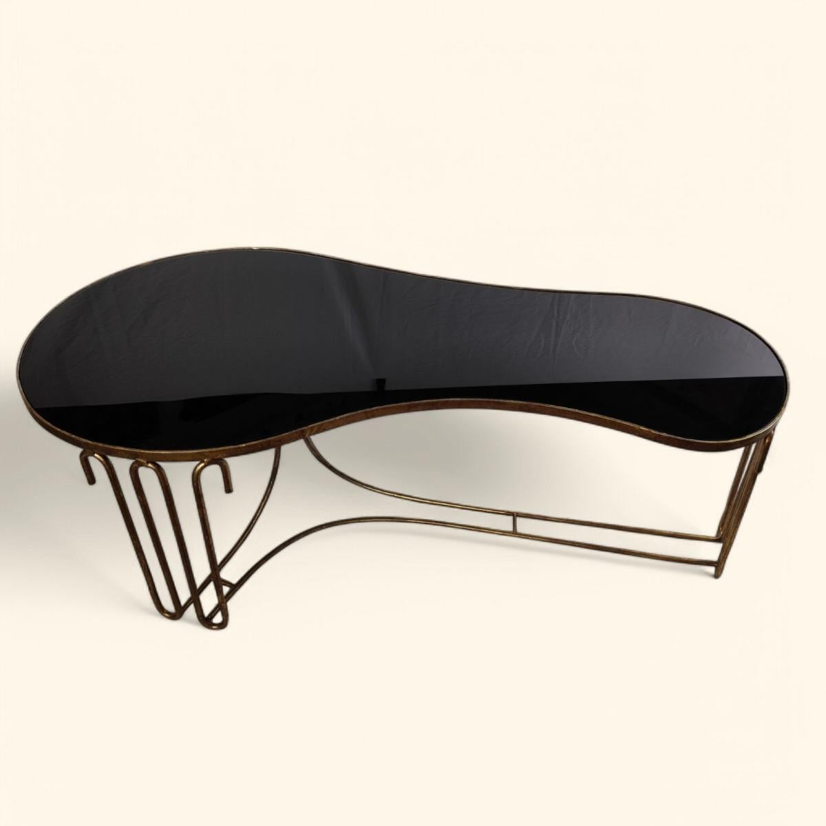 Mesa Riñonera de Metal Dorado Al Estilo de la Mesa 