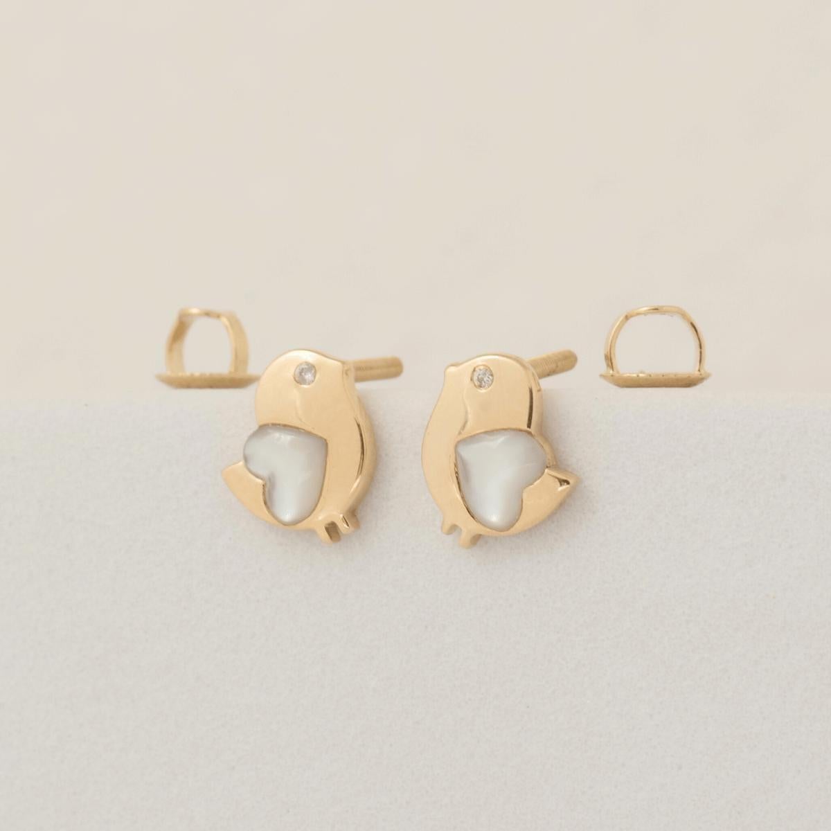 Round Cut Kids Bird Mother of Pearl Diamond Studs Earrings in 4k Solid Gold (Certified) For Sale