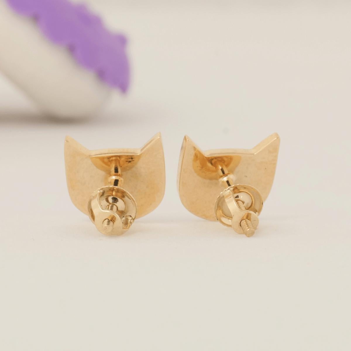 Taglio rotondo Kids Cat Diamond Stud Earrings in 14k Solid Gold (Certified) in vendita