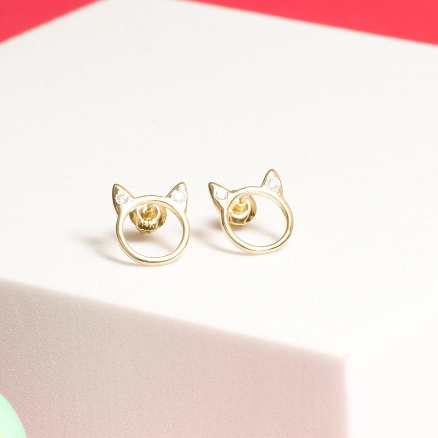 Taglio rotondo Orecchini per bambini con orecchio di gatto e diamante in oro massiccio 14K (certificati) in vendita