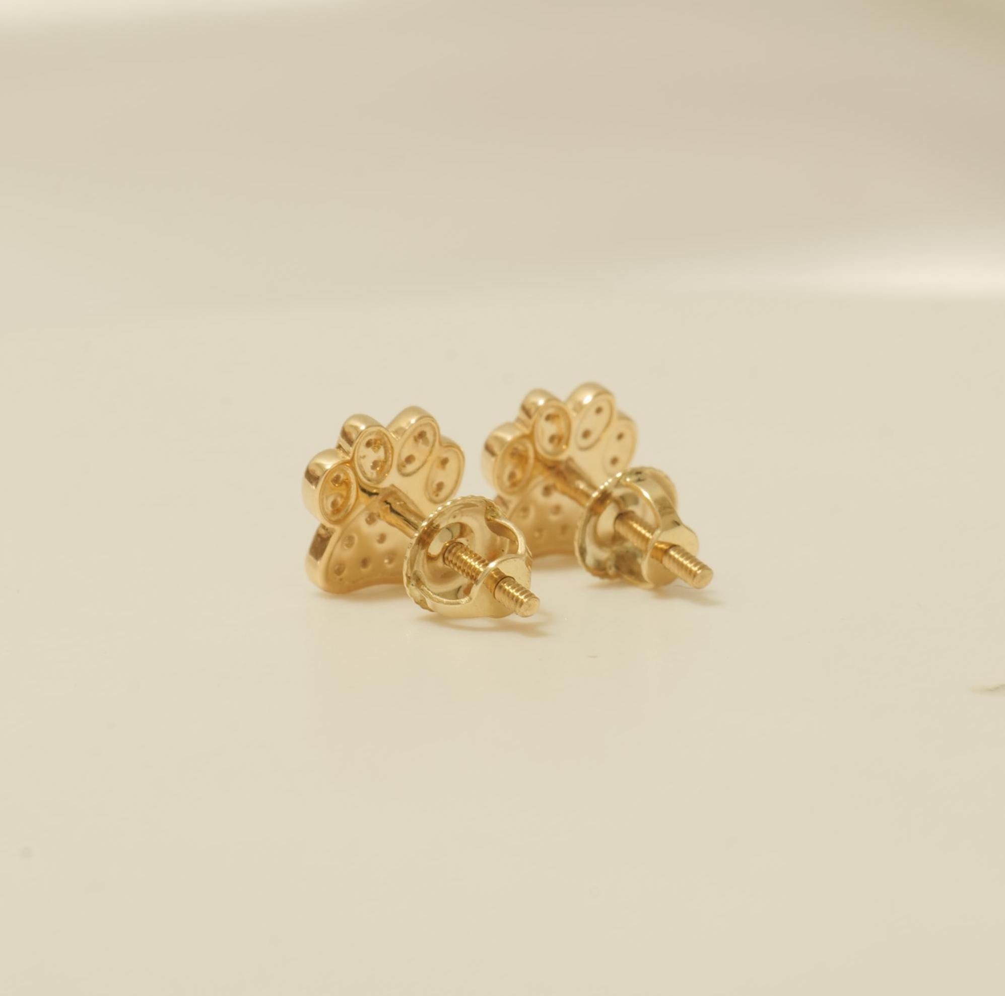 Donna Orecchini con diamanti a zampa di cane per bambini in oro massiccio 14k (certificati) in vendita