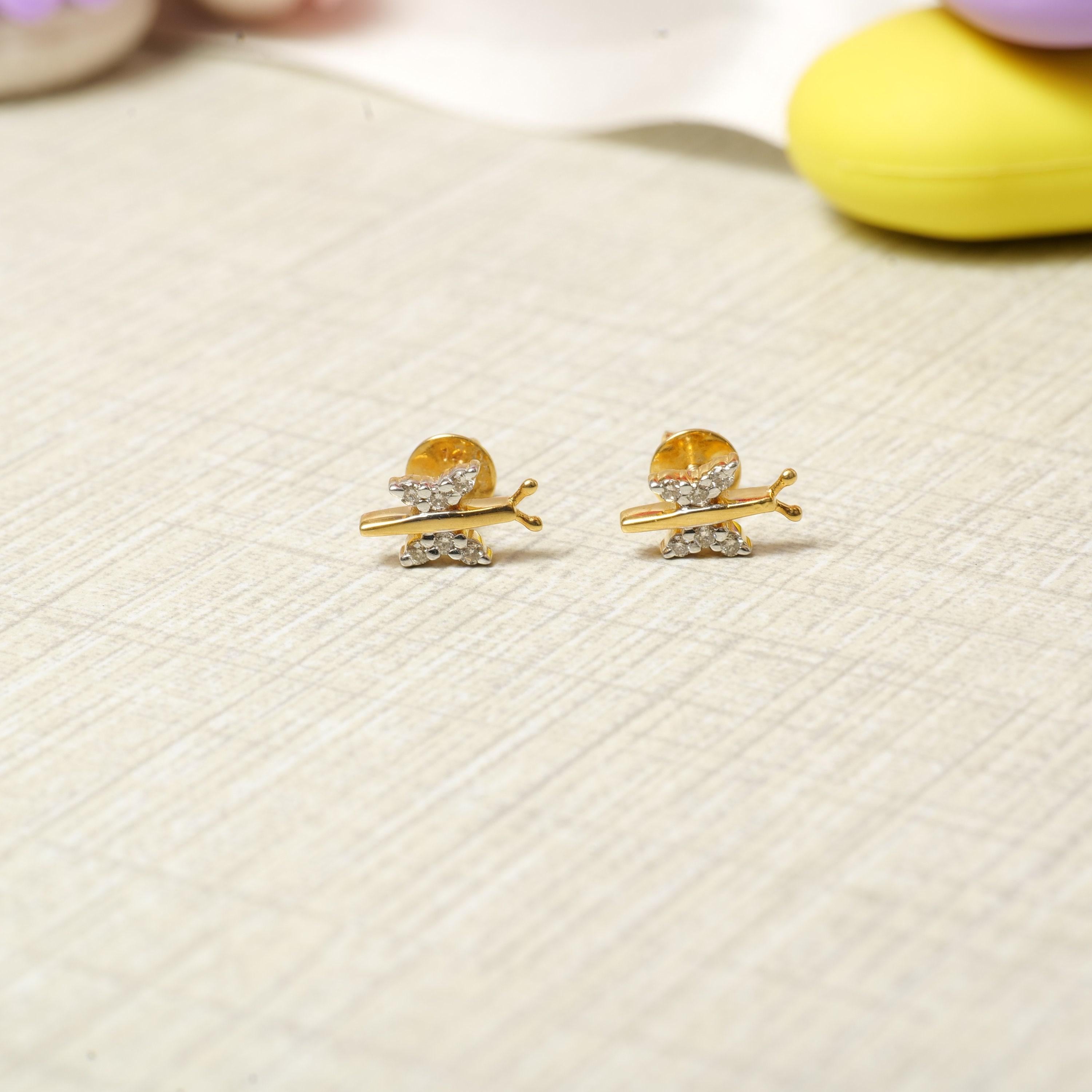 Taglio rotondo Kids Dragonfly Diamond Stud Earrings in 14k Solid Gold (Certified) in vendita