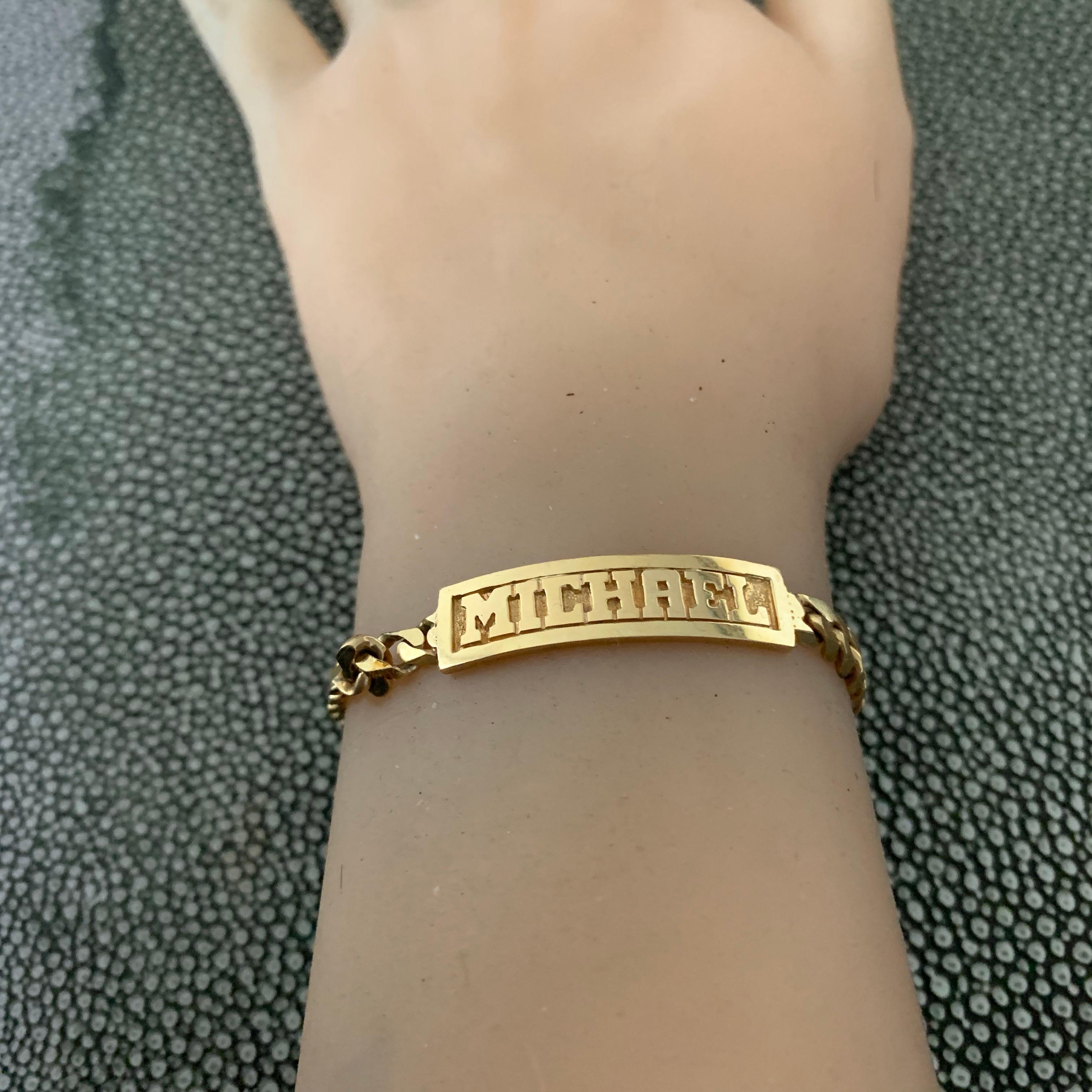 Pulsera con nombre personalizada en oro de 14 quilates para niños o adultos, Ben Dannie en Nuevo estado para la venta en West Hollywood, CA