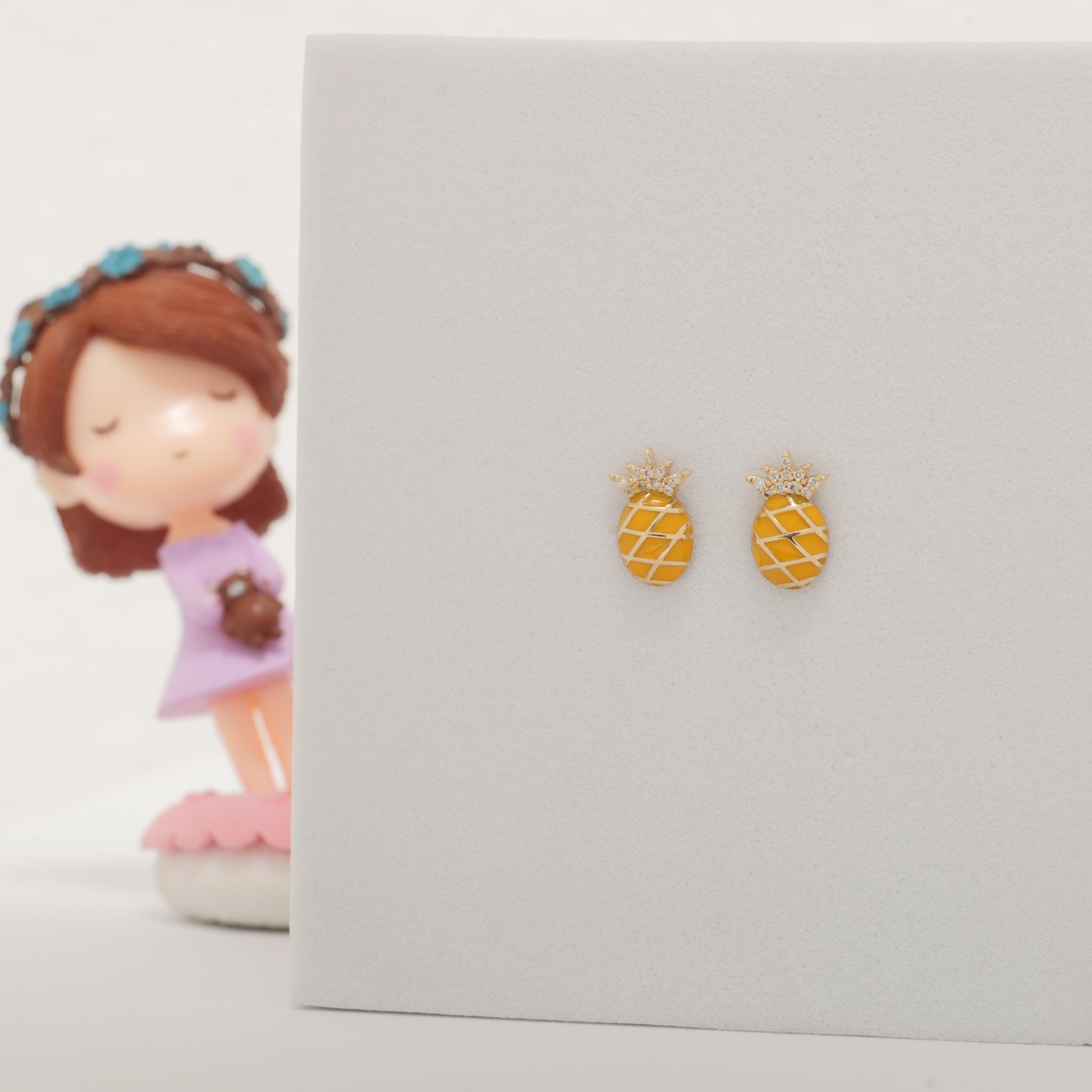 Women's Kids Pineapple Diamond Earrings in 14K Solid Gold (Certified) For Sale