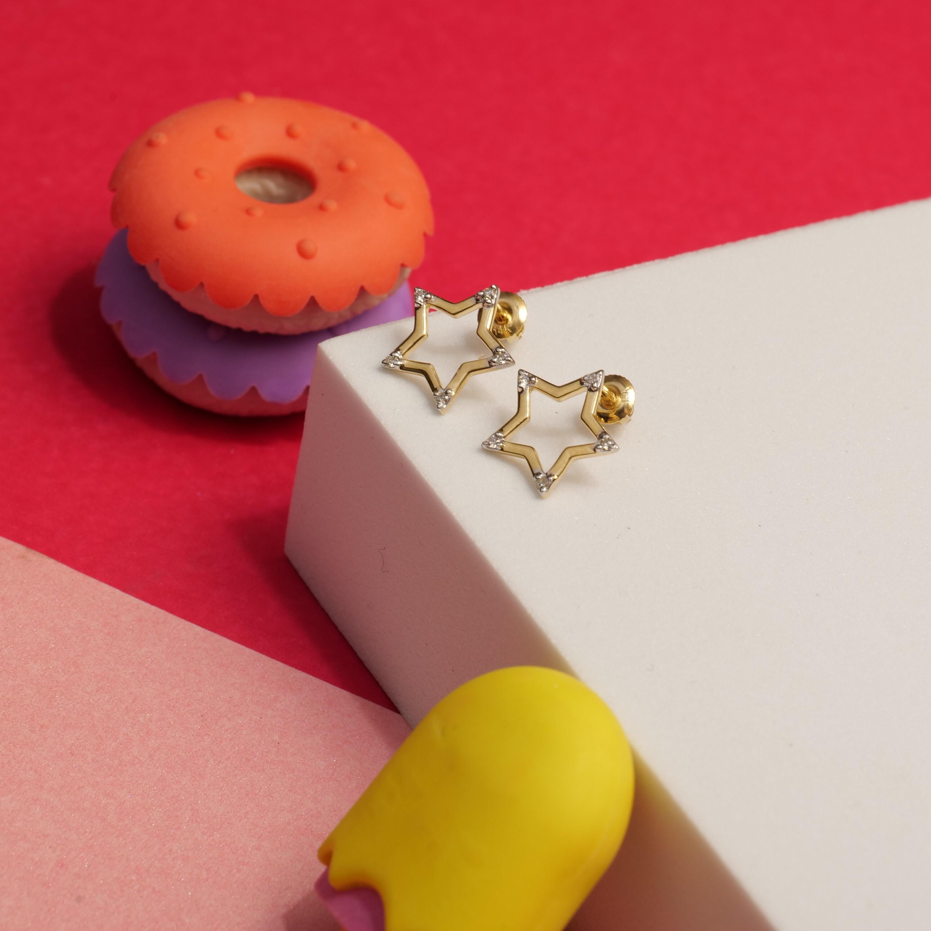 Round Cut Kids Sparkling Star Diamond Stud Earrings in 14k Solid Gold (Certified) For Sale